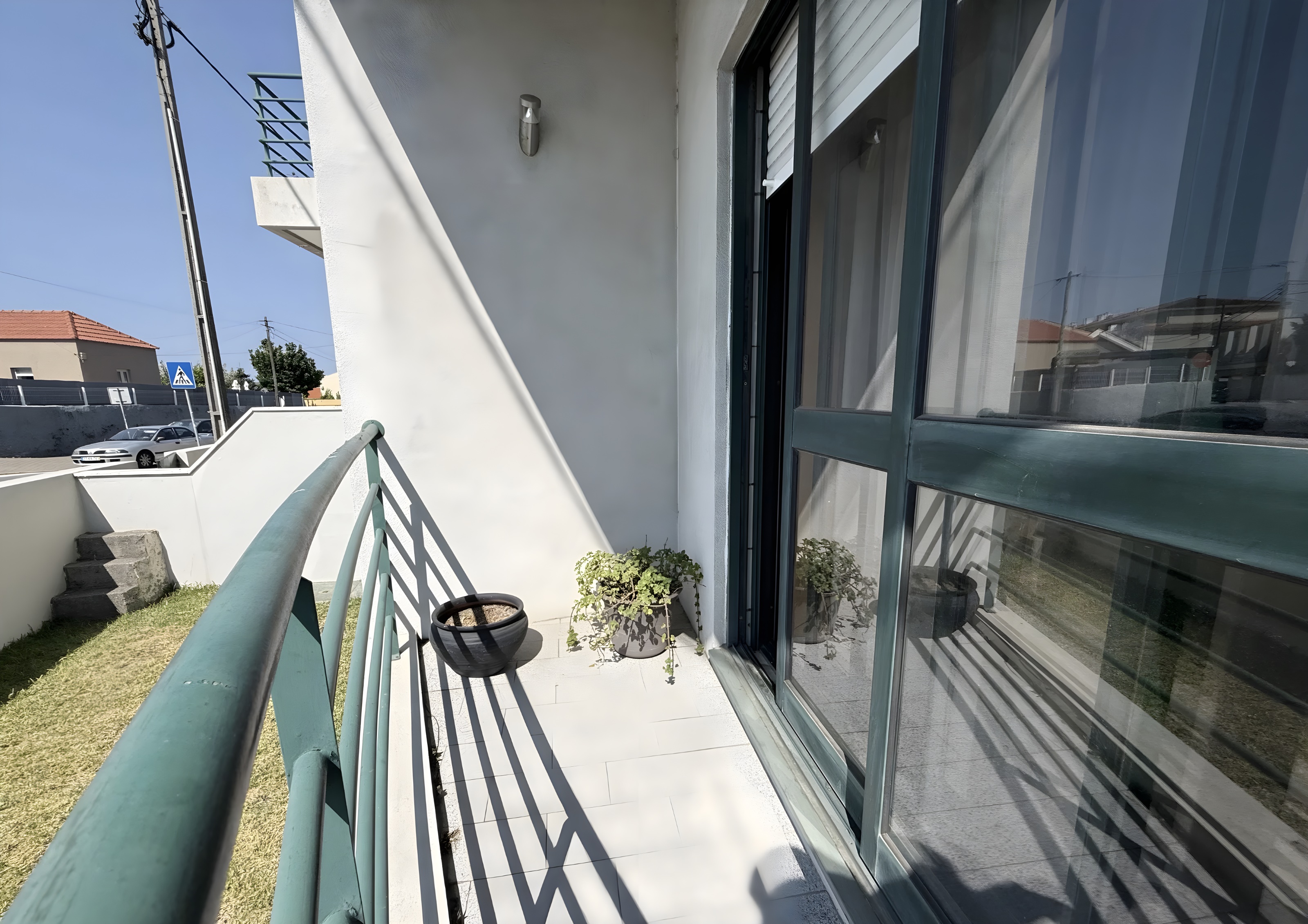 Apartamento T2 renovado na Madalena com garagem e arrumos — miniatura 35