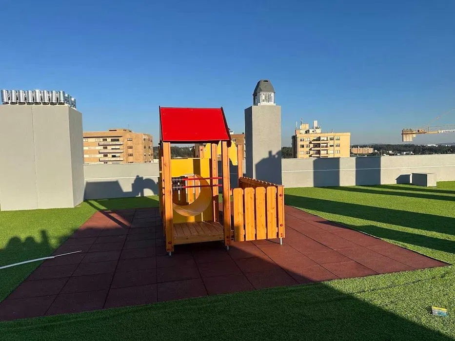 Apartamento T4 de luxo mobilado e equipado com piscina aquecida — miniatura 10