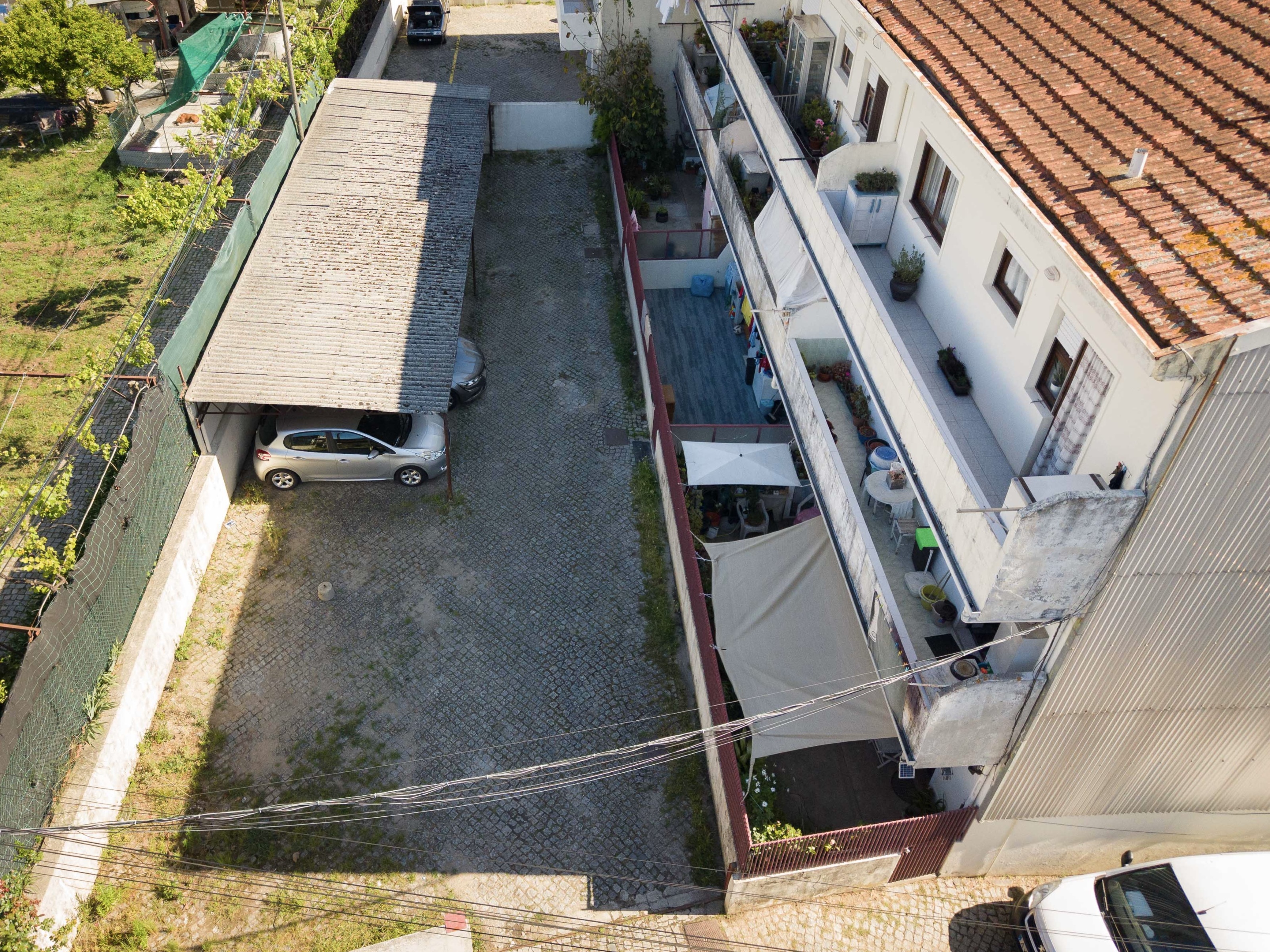 Prédio com vários T3 no coração de Gondomar com rentabilidade imediata — miniatura 3