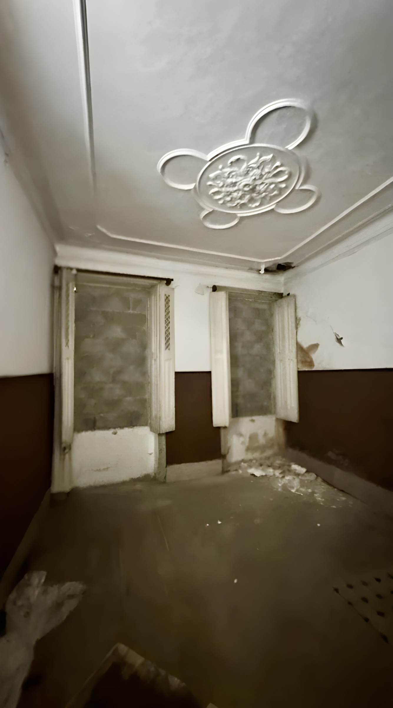Moradia independente com terreno em zona central de São Mamede Infesta — miniatura 33