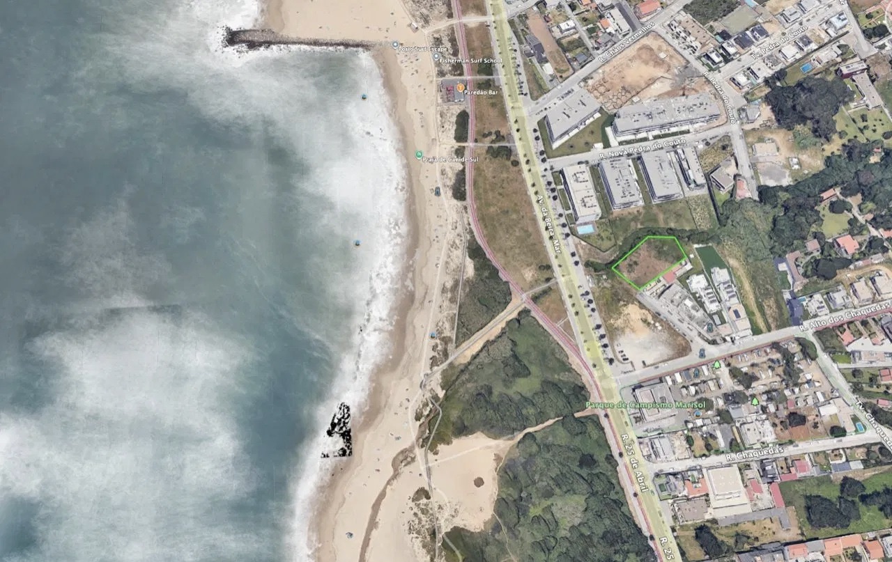 Terreno em frente ao Mar para construção de moradia — miniatura 2
