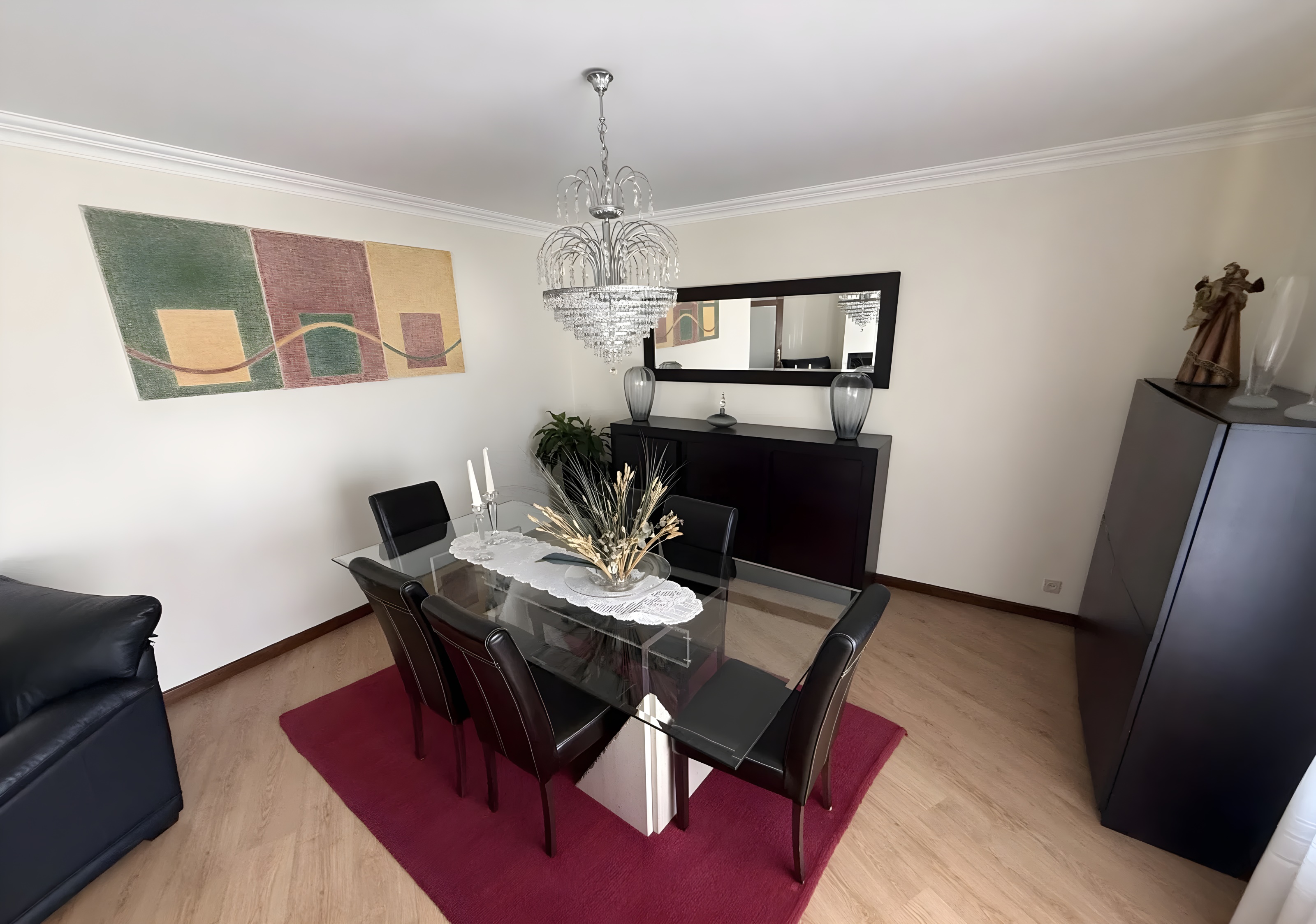 Apartamento T2 renovado na Madalena com garagem e arrumos — miniatura 8