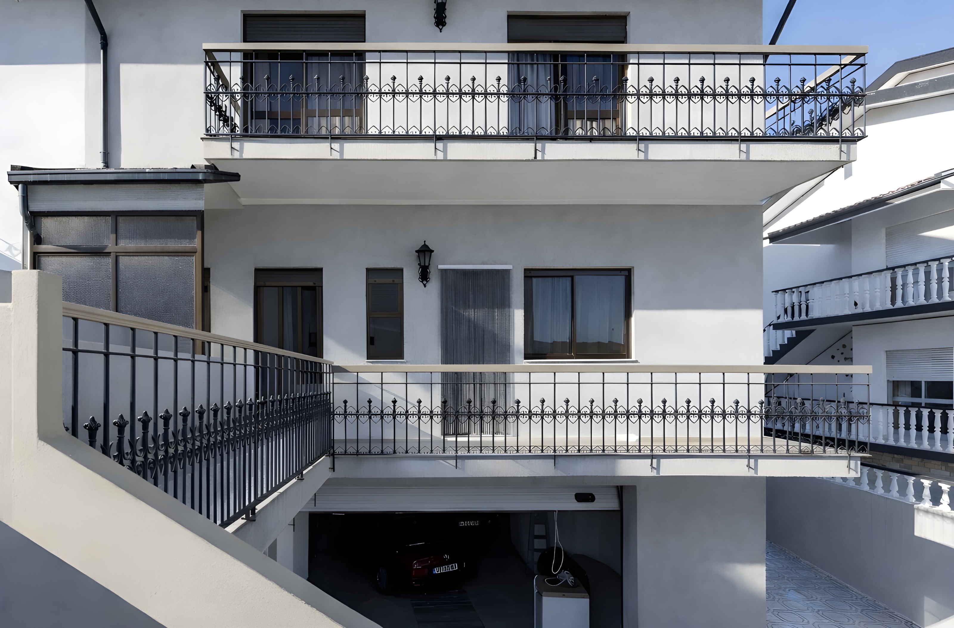 Moradia T4+1 de 3 frentes com jardim e garagem para 4 viaturas — miniatura 6