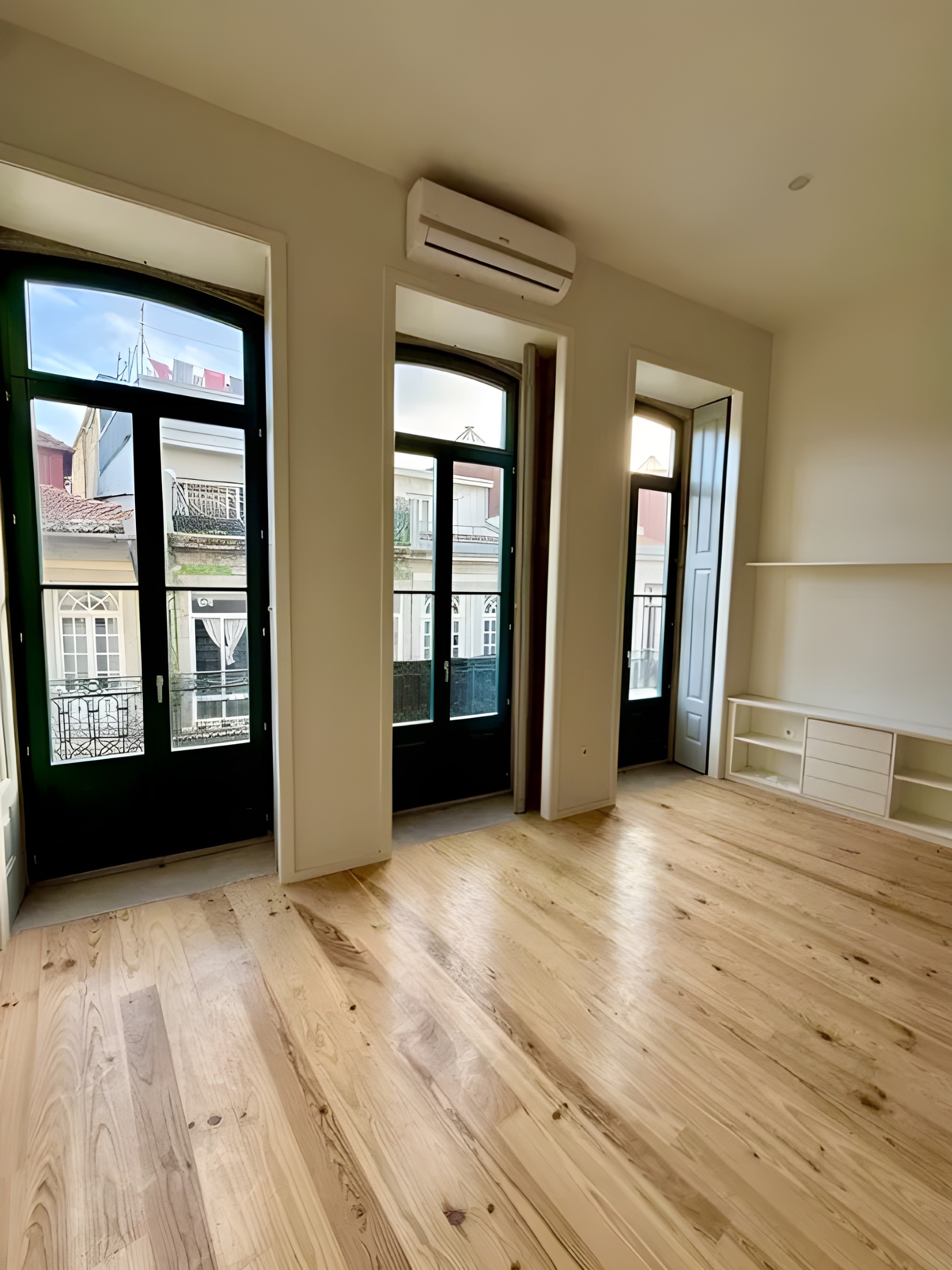 T0 novo de charme no centro histórico do Porto com potencial AL — miniatura 7