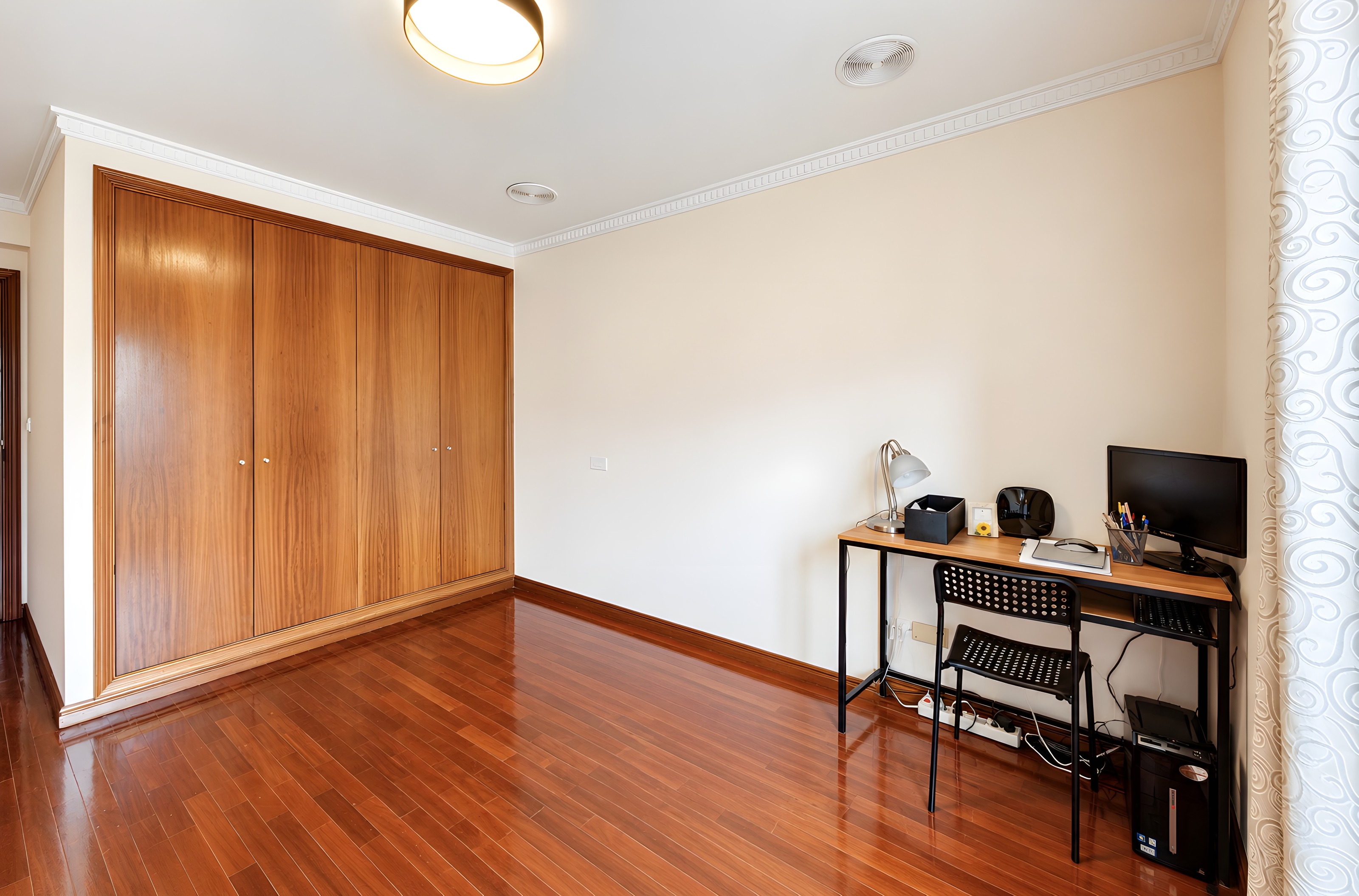 Apartamento T2+1 com suite e varanda no centro de Gaia — miniatura 23