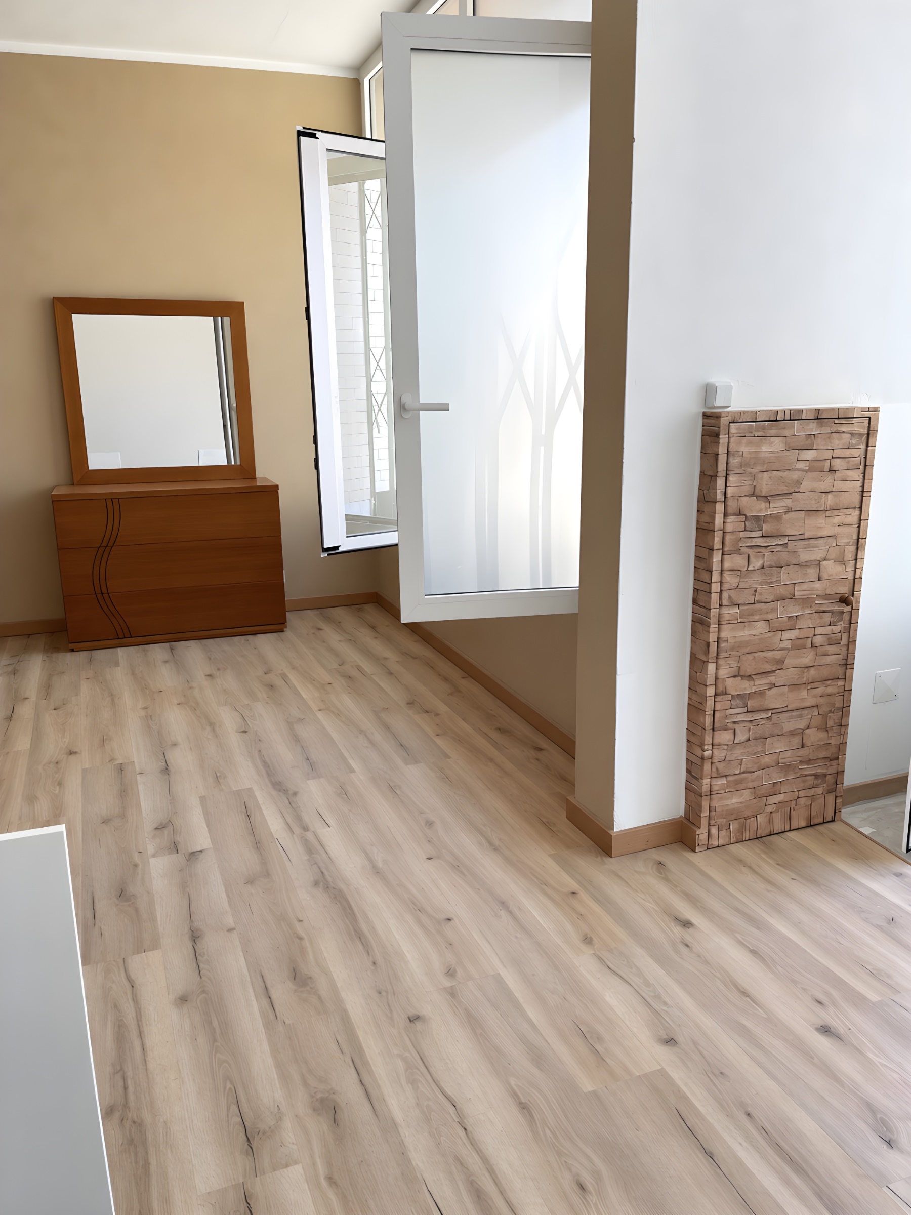 T0 remodelado e mobilado no centro de São Mamede de Infesta — miniatura 8