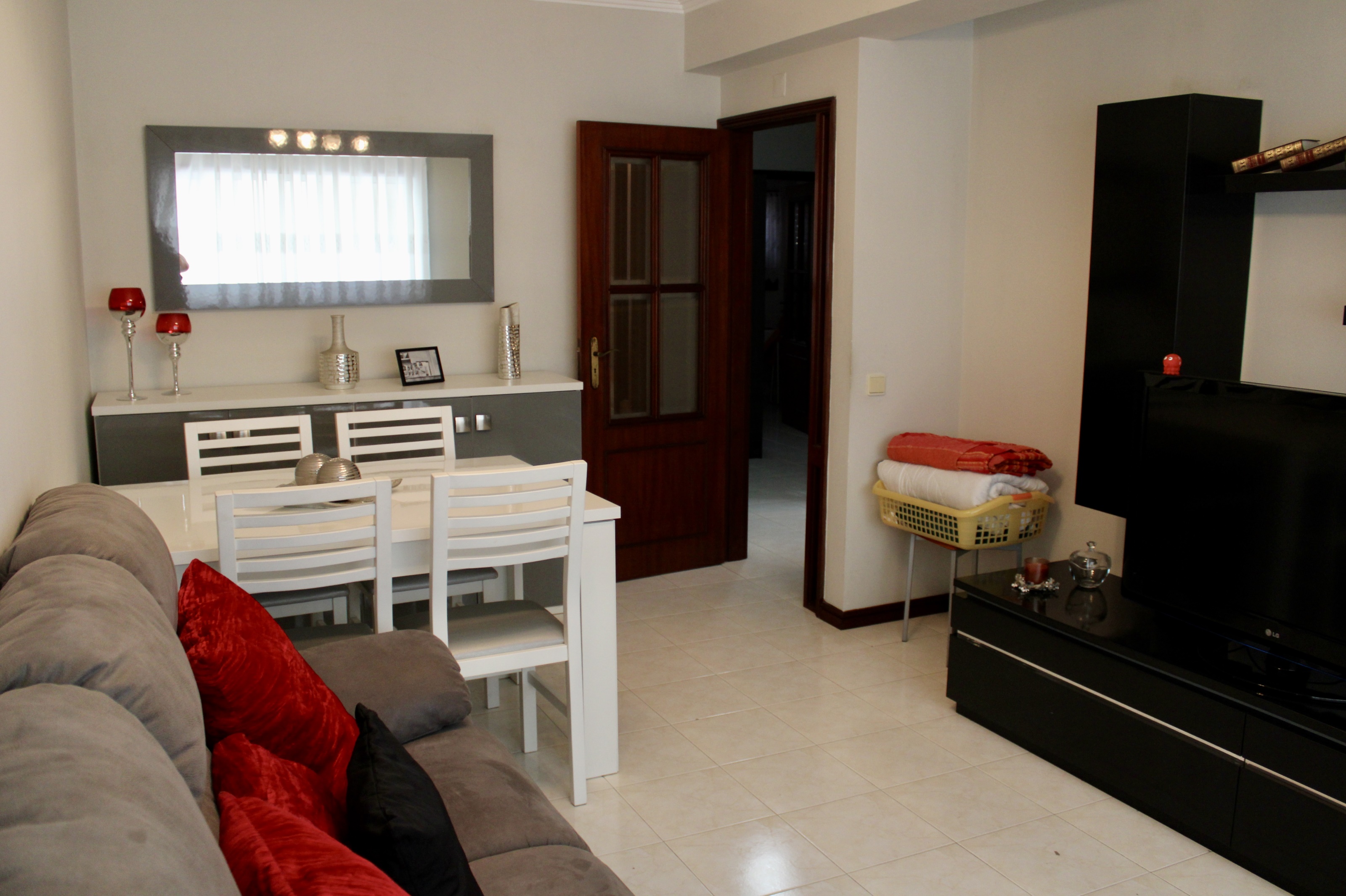 Apartamento T2 com terraço fantástico em Vila Nova de Gaia — miniatura 3