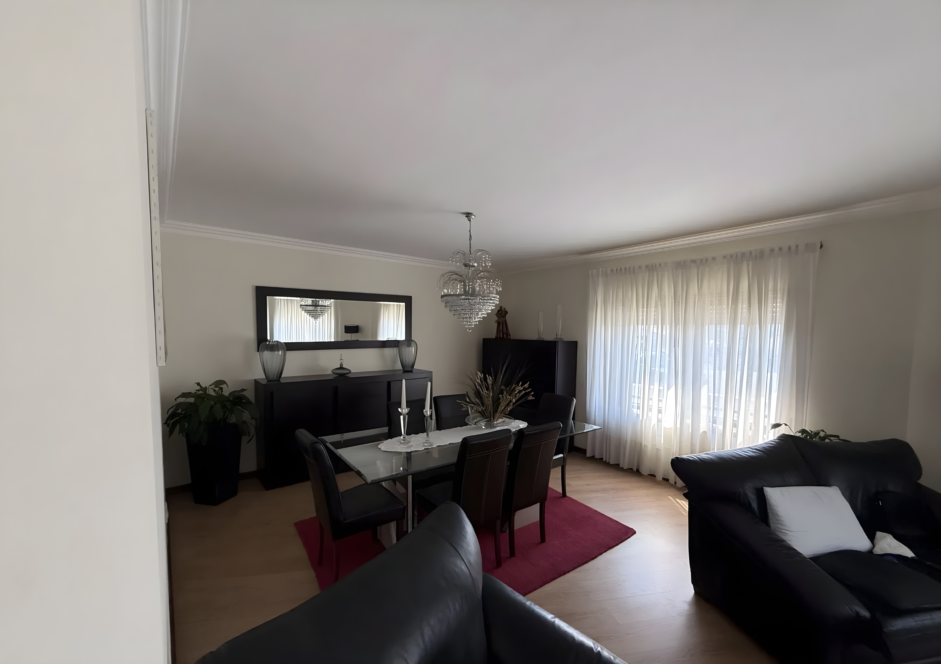 Apartamento T2 renovado na Madalena com garagem e arrumos — miniatura 4