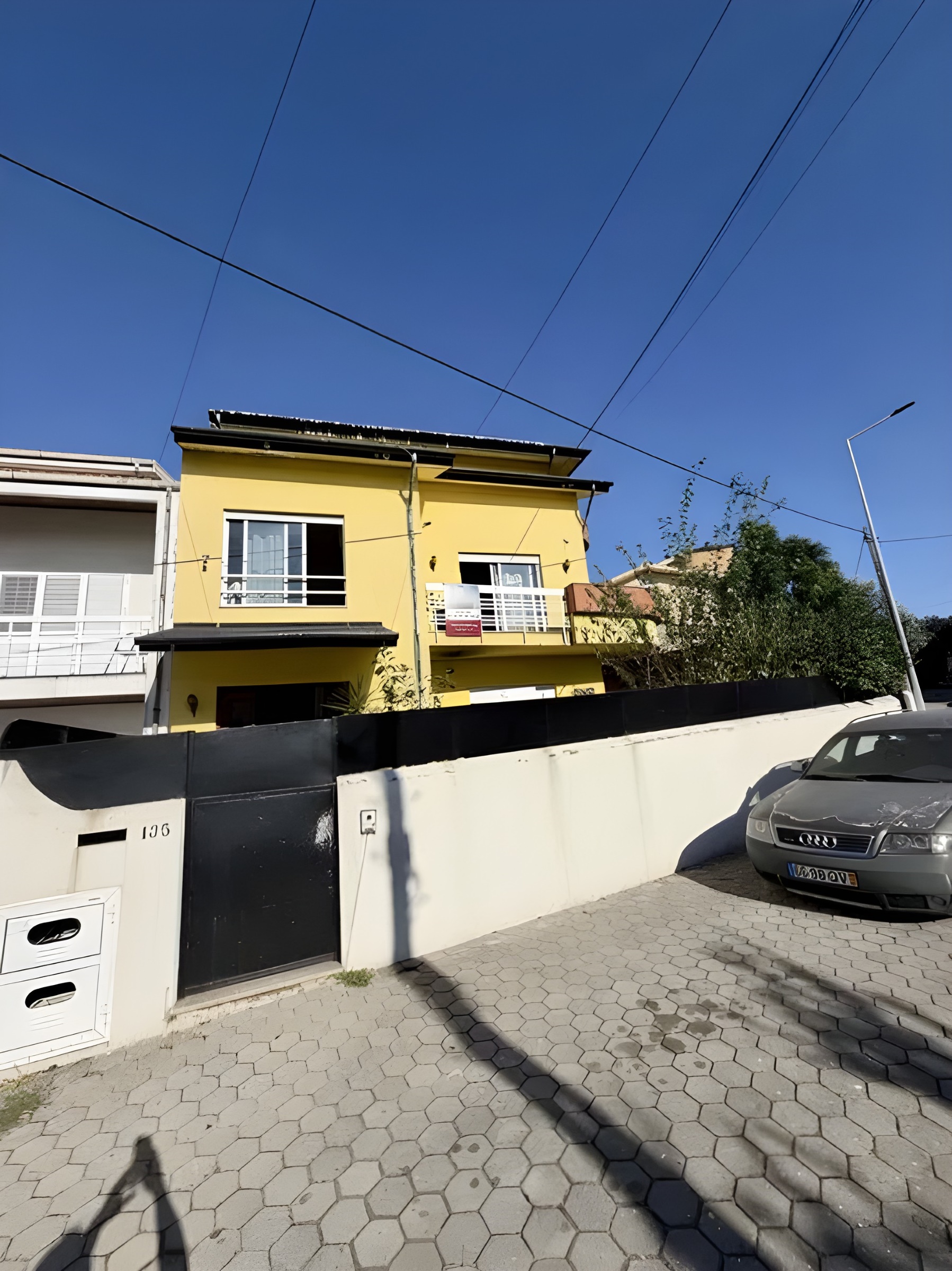 Moradia T5 com amplo espaço exterior e excelente localização em Grijó — miniatura 2