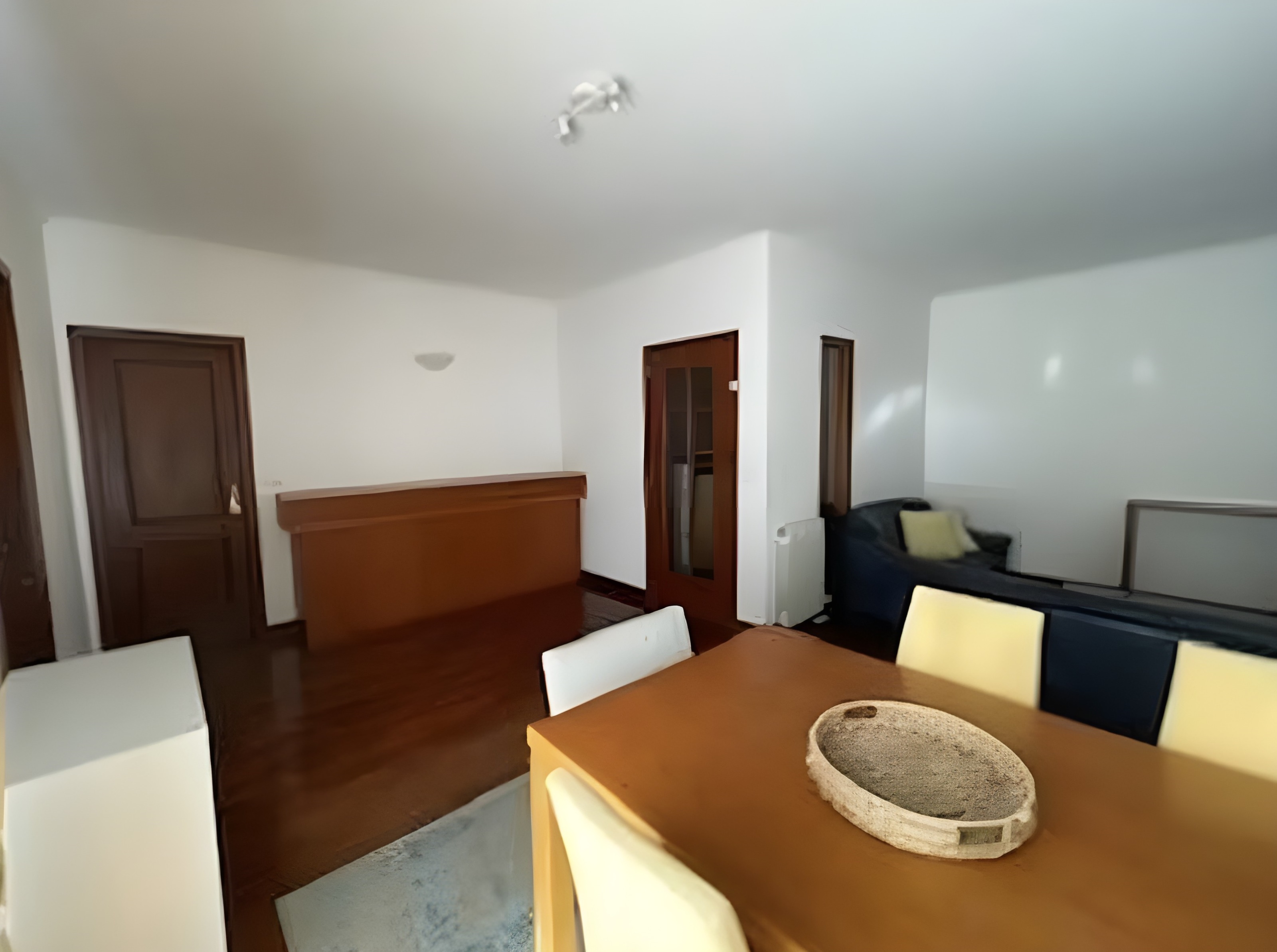 Apartamento T3 em condomínio privado junto ao metro de Carolina Michaelis — miniatura 5