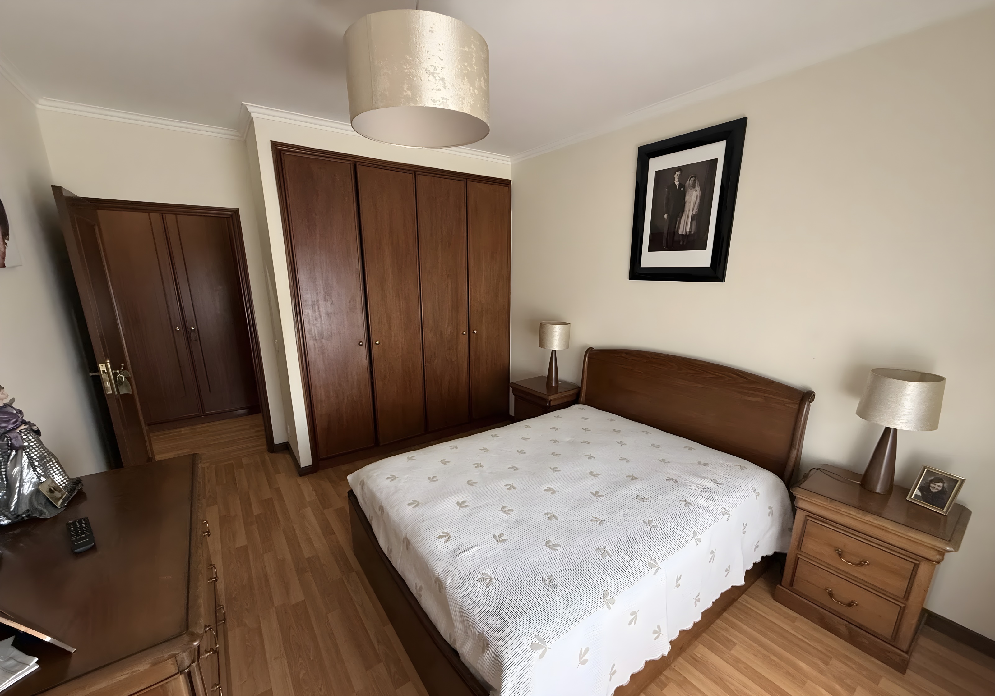 Apartamento T2 renovado na Madalena com garagem e arrumos — miniatura 22