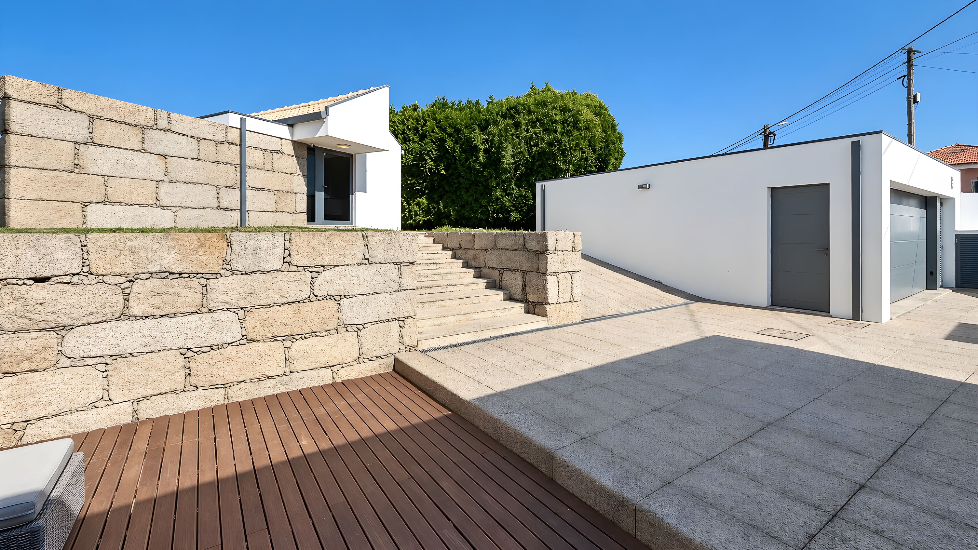 Moradia independente T3 com piscina, jardim e garagem em Moreira — miniatura 2