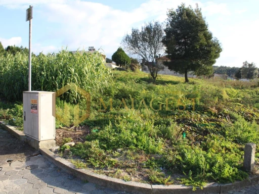 Lote para construção de moradia isolada