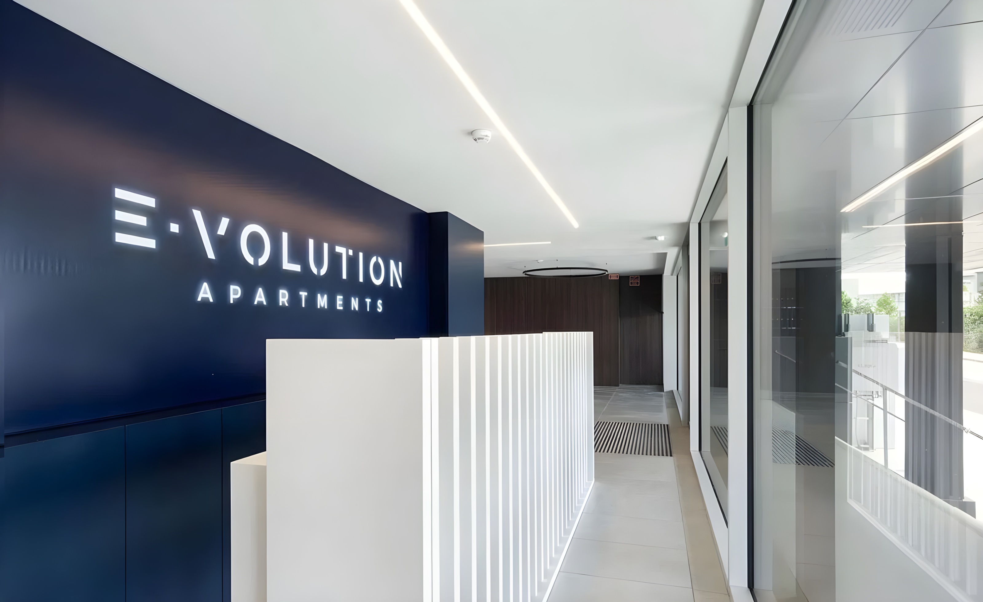 Apartamento T0 de luxo com varanda e garagem no edifício Evolution — miniatura 14