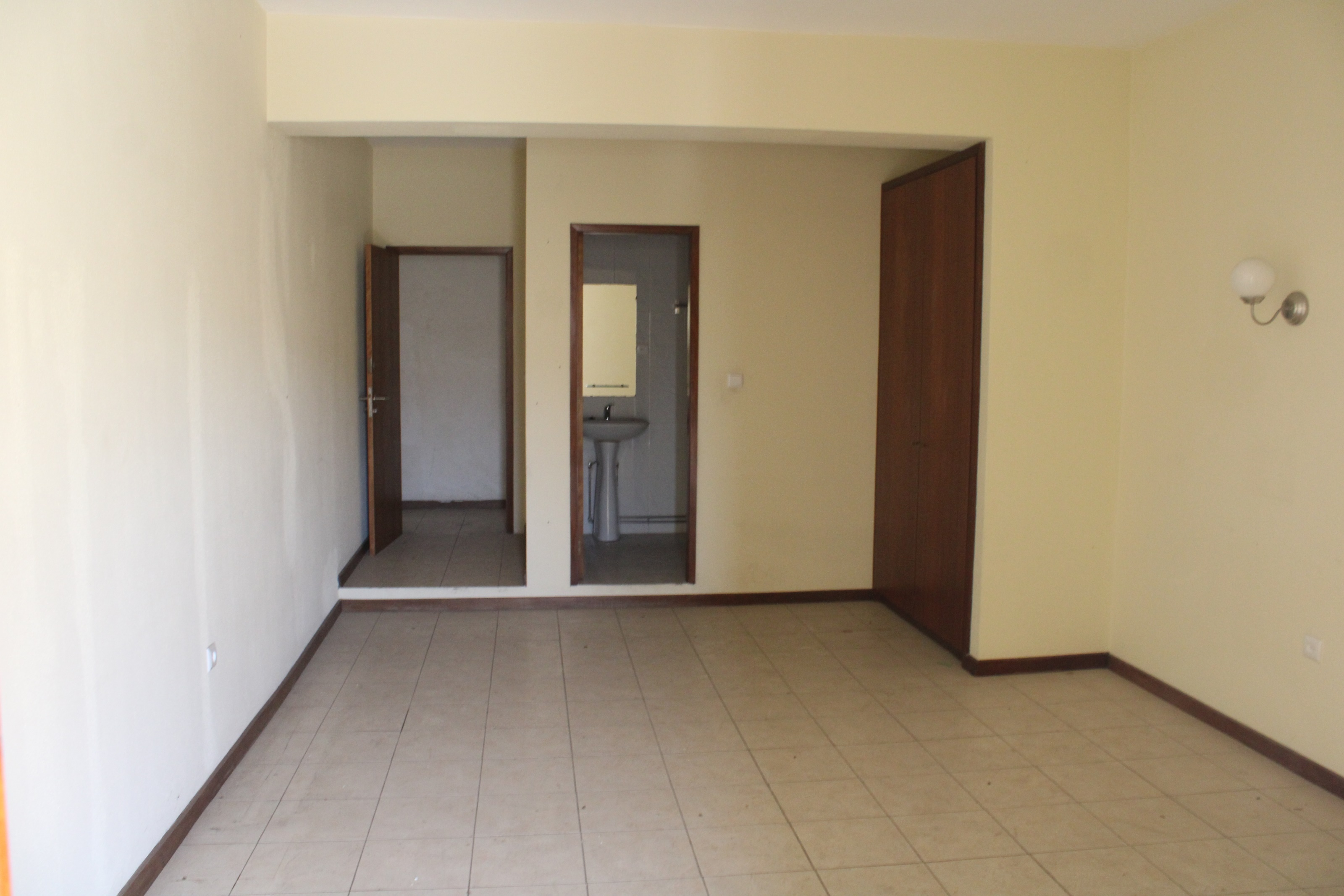 Prédio para recuperar com 24 suites em Matosinhos — miniatura 19