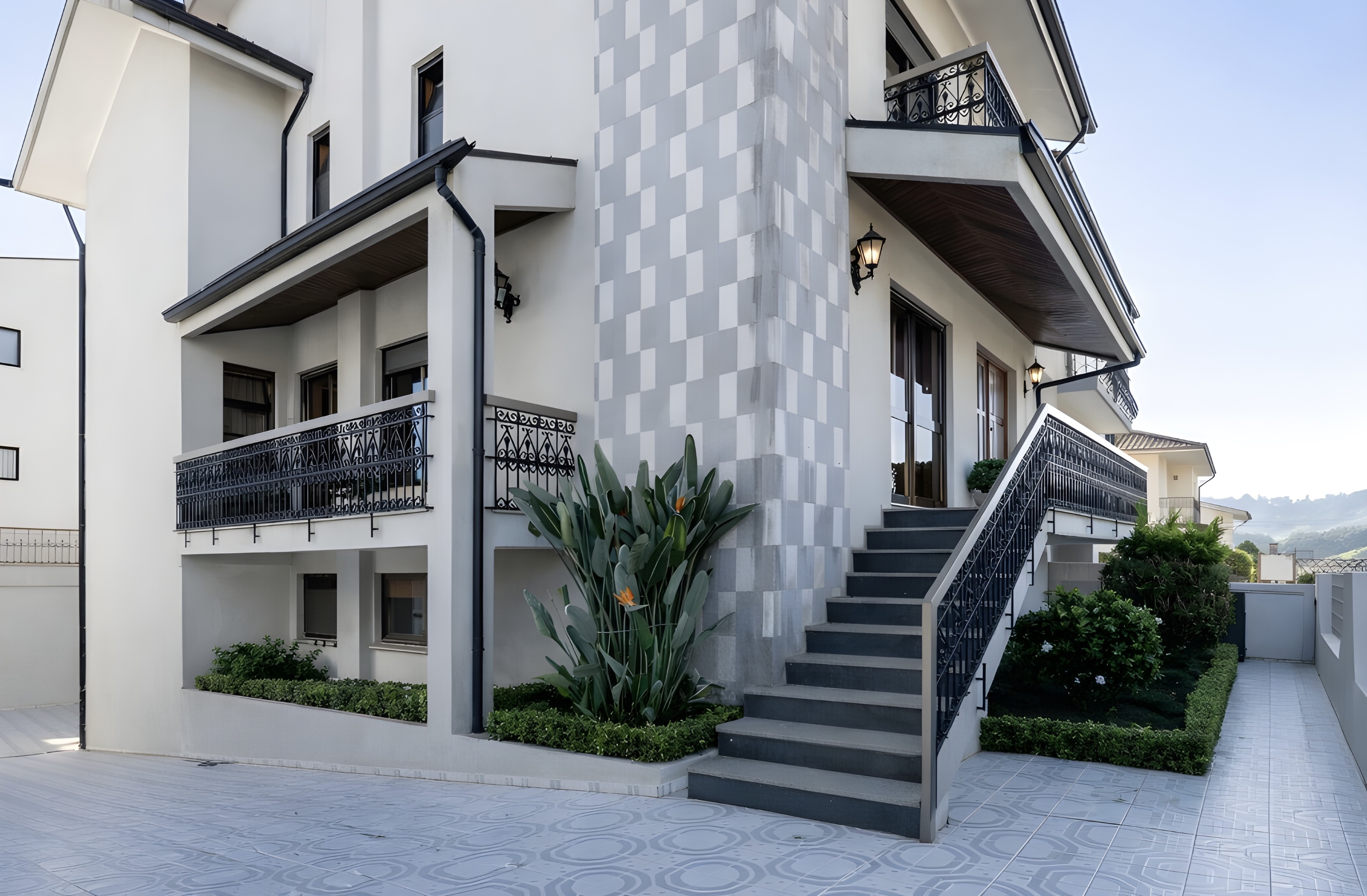 Moradia T4+1 de 3 frentes com jardim e garagem para 4 viaturas — miniatura 4