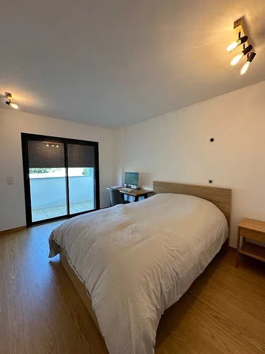 Apartamento T4 de luxo mobilado e equipado com piscina aquecida — miniatura 8