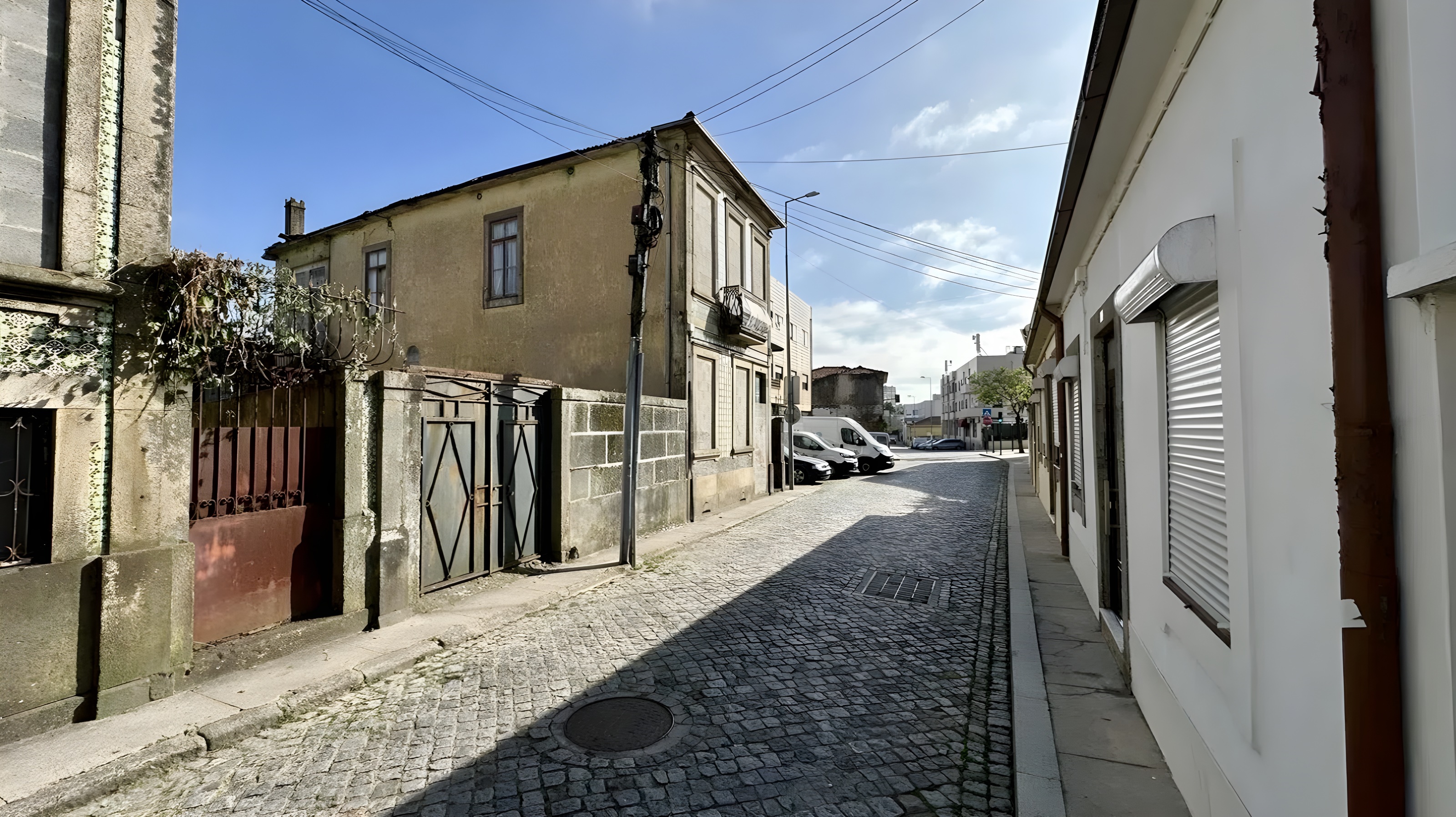 Moradia independente com terreno em zona central de São Mamede Infesta