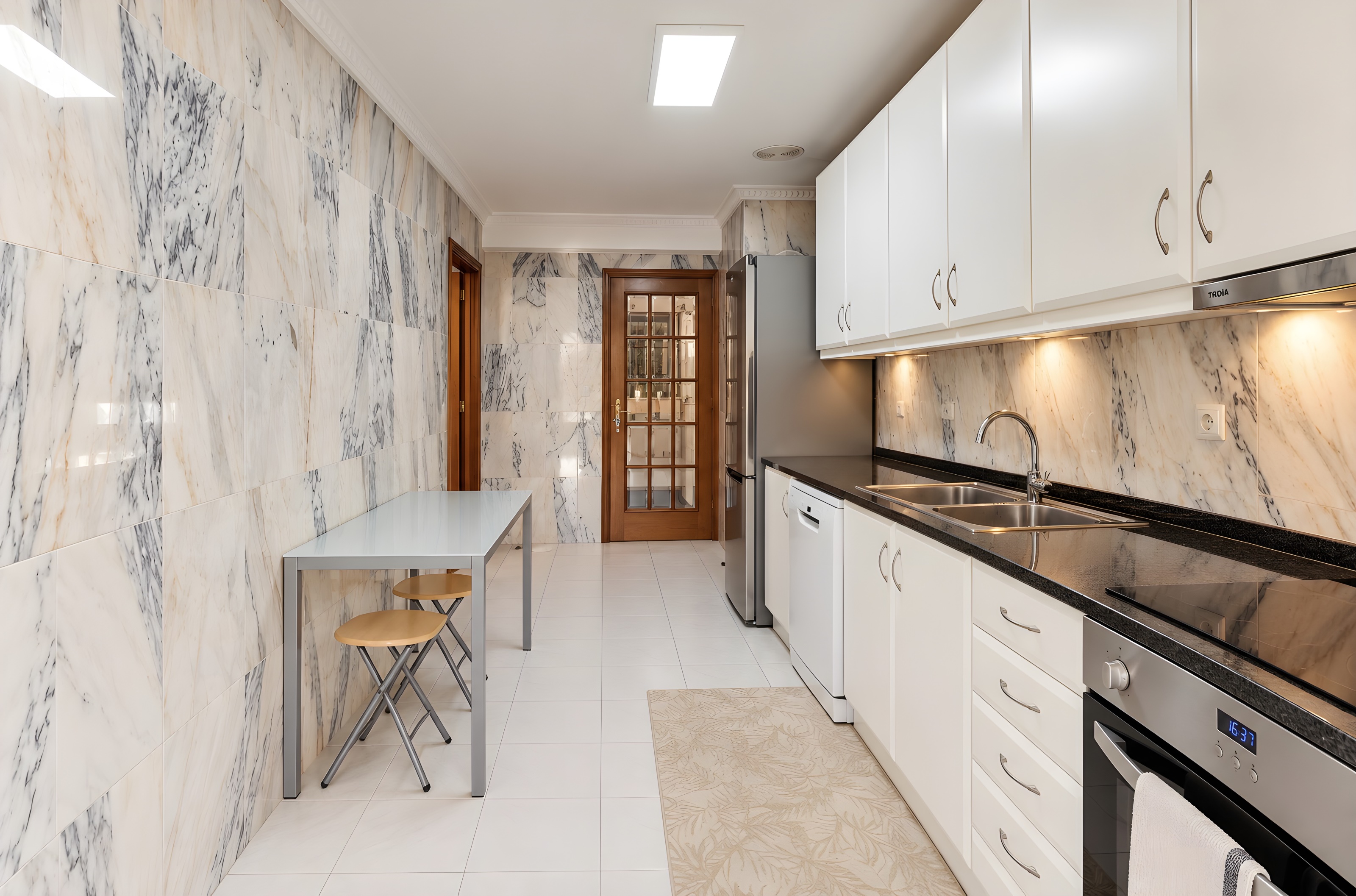 Apartamento T2+1 com suite e varanda no centro de Gaia — miniatura 16