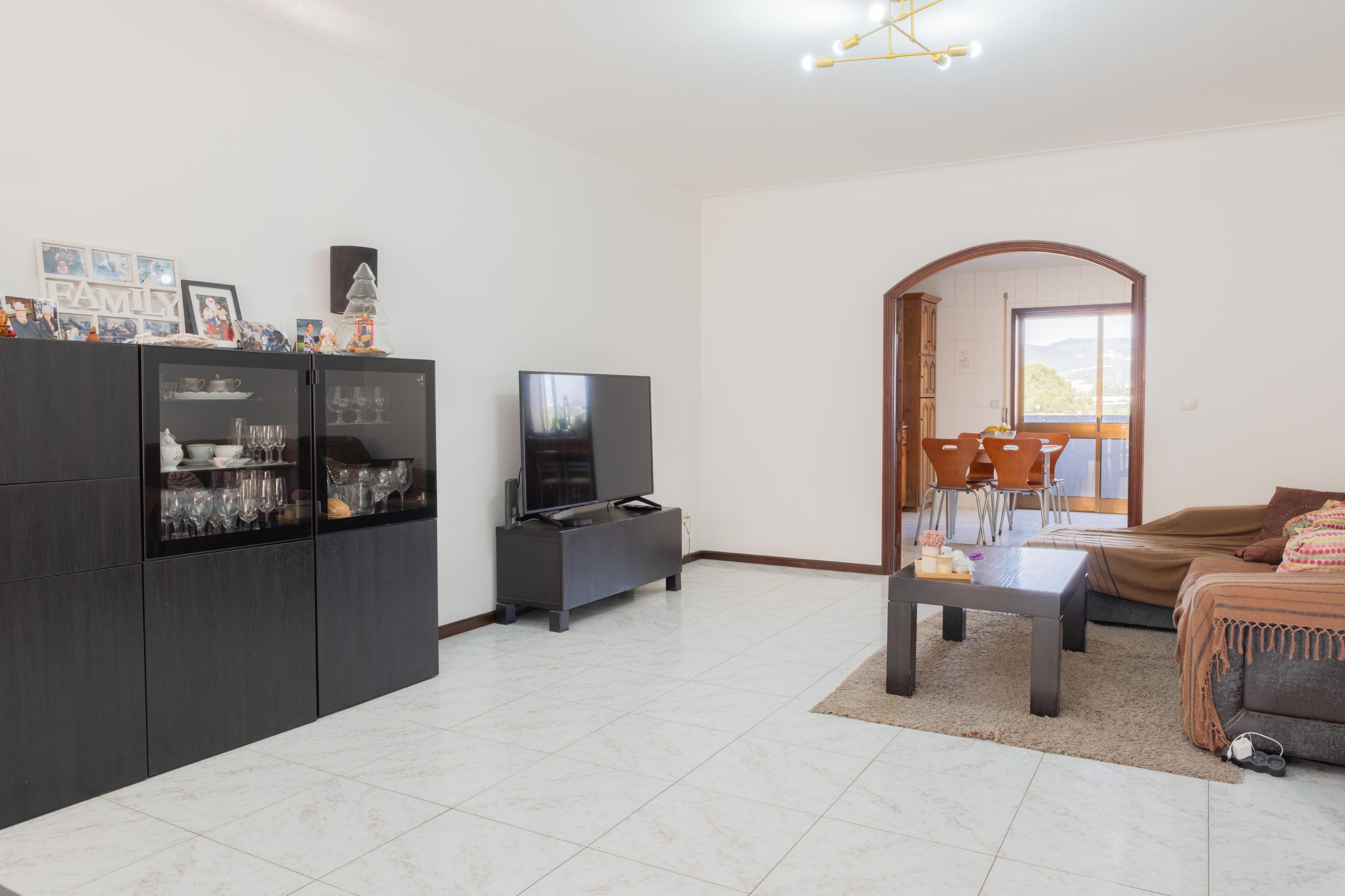 Moradia T3 com 3 pisos, jardim, terraço e churrasqueira em Campo — miniatura 9