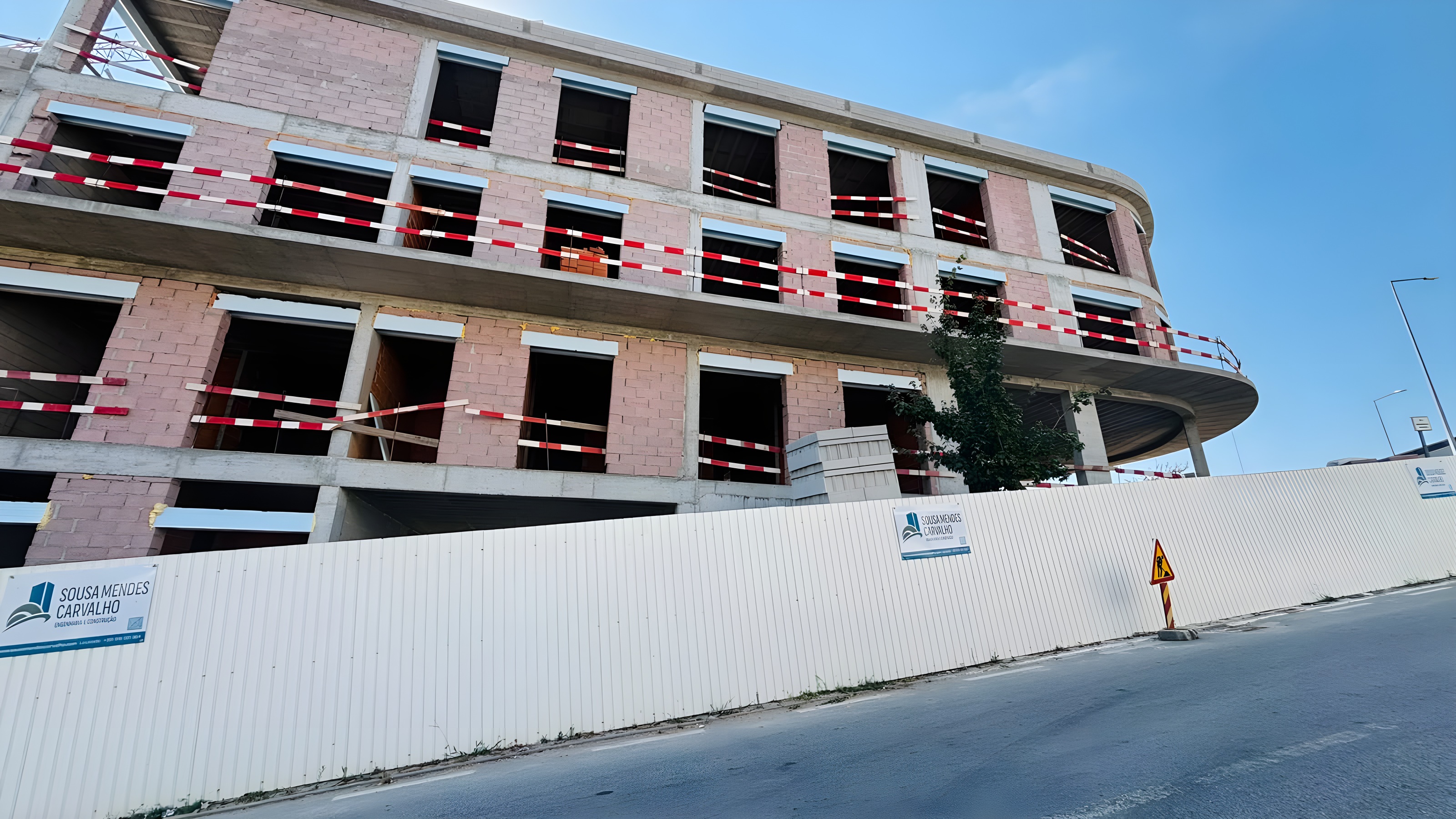 T0 em construção no edifício Live Urban no centro de Lousada — miniatura 7