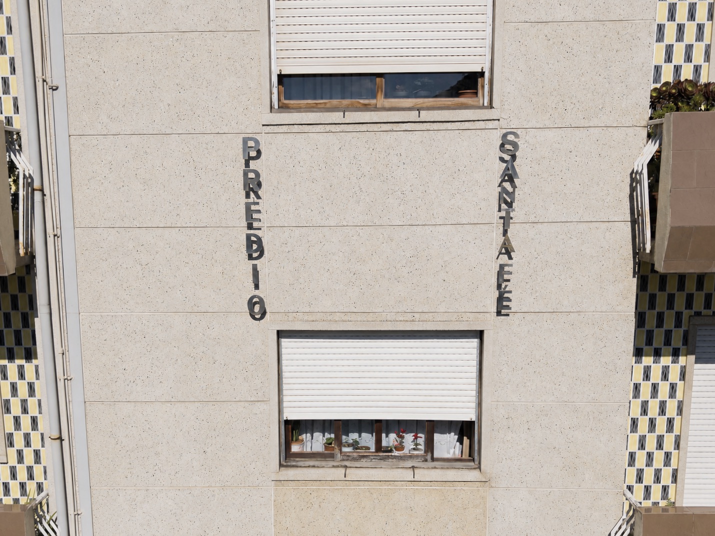 Prédio com vários T3 no coração de Gondomar com rentabilidade imediata — miniatura 4