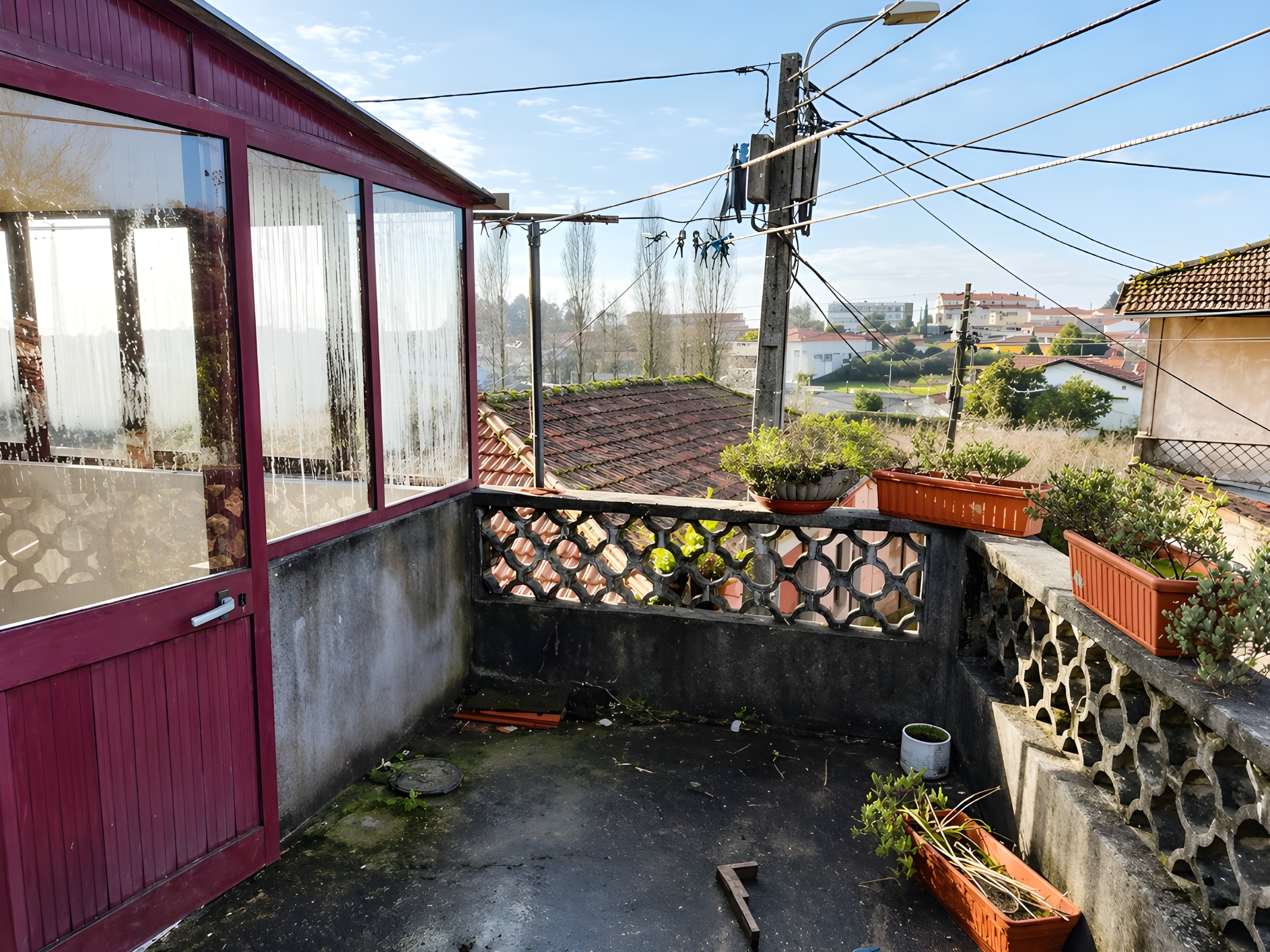 Moradia T3 para reabilitar em Perosinho com jardim e garagem — miniatura 14