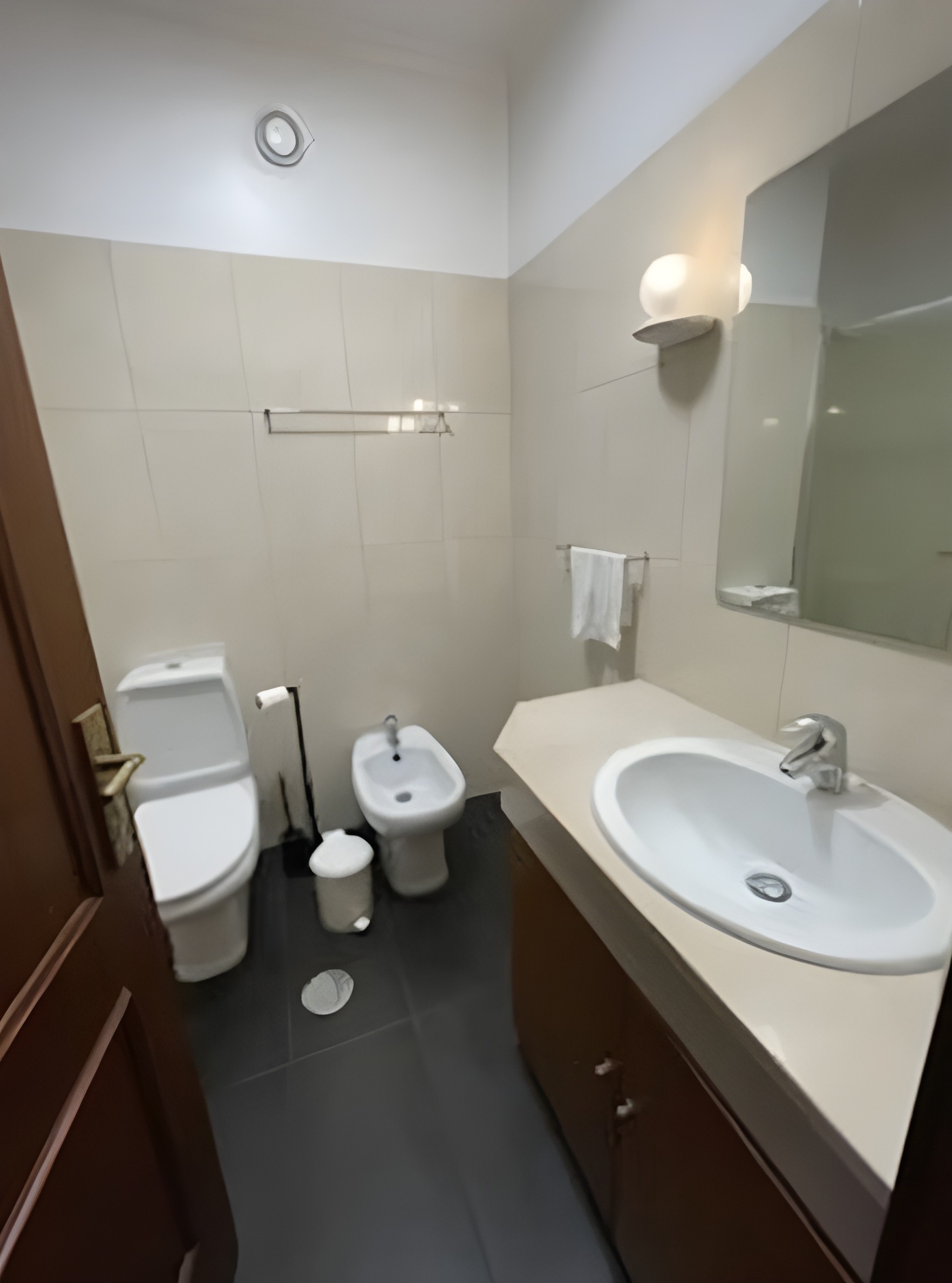 Apartamento T3 em condomínio privado junto ao metro de Carolina Michaelis — miniatura 16