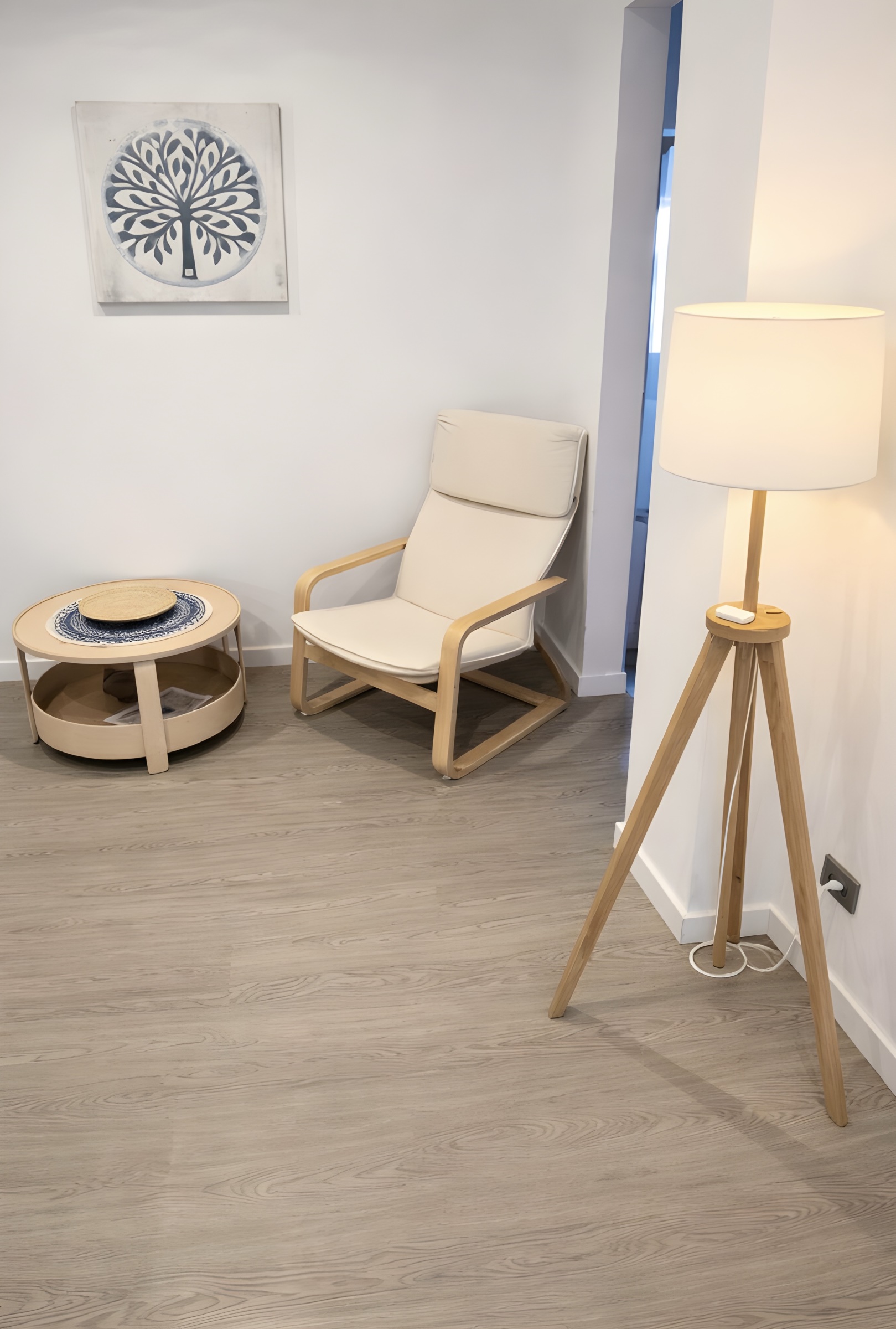 T2 remodelado e mobilado na primeira linha Mar em Angeiras — miniatura 5