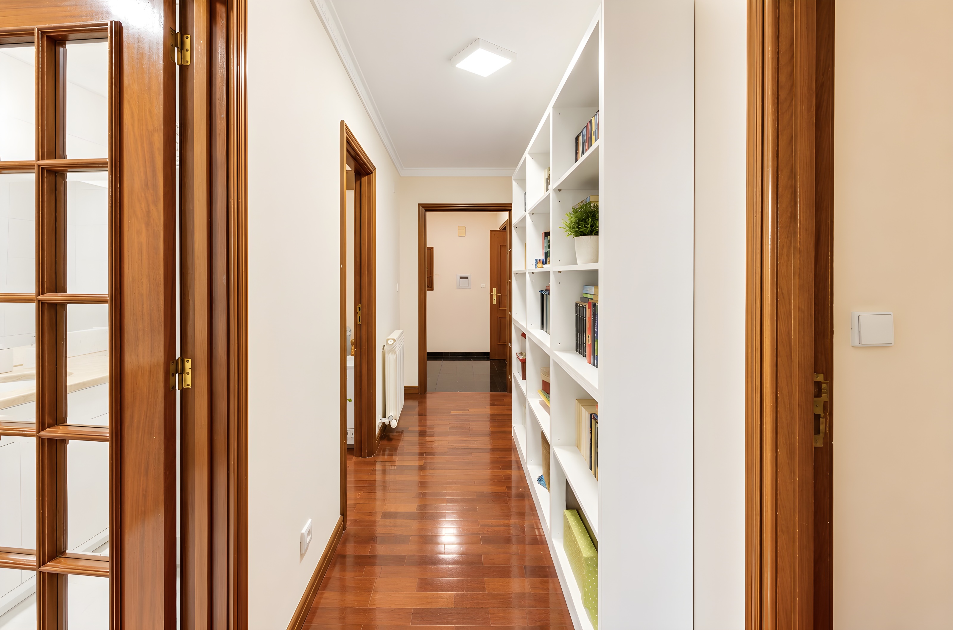 Apartamento T2+1 com suite e varanda no centro de Gaia — miniatura 4