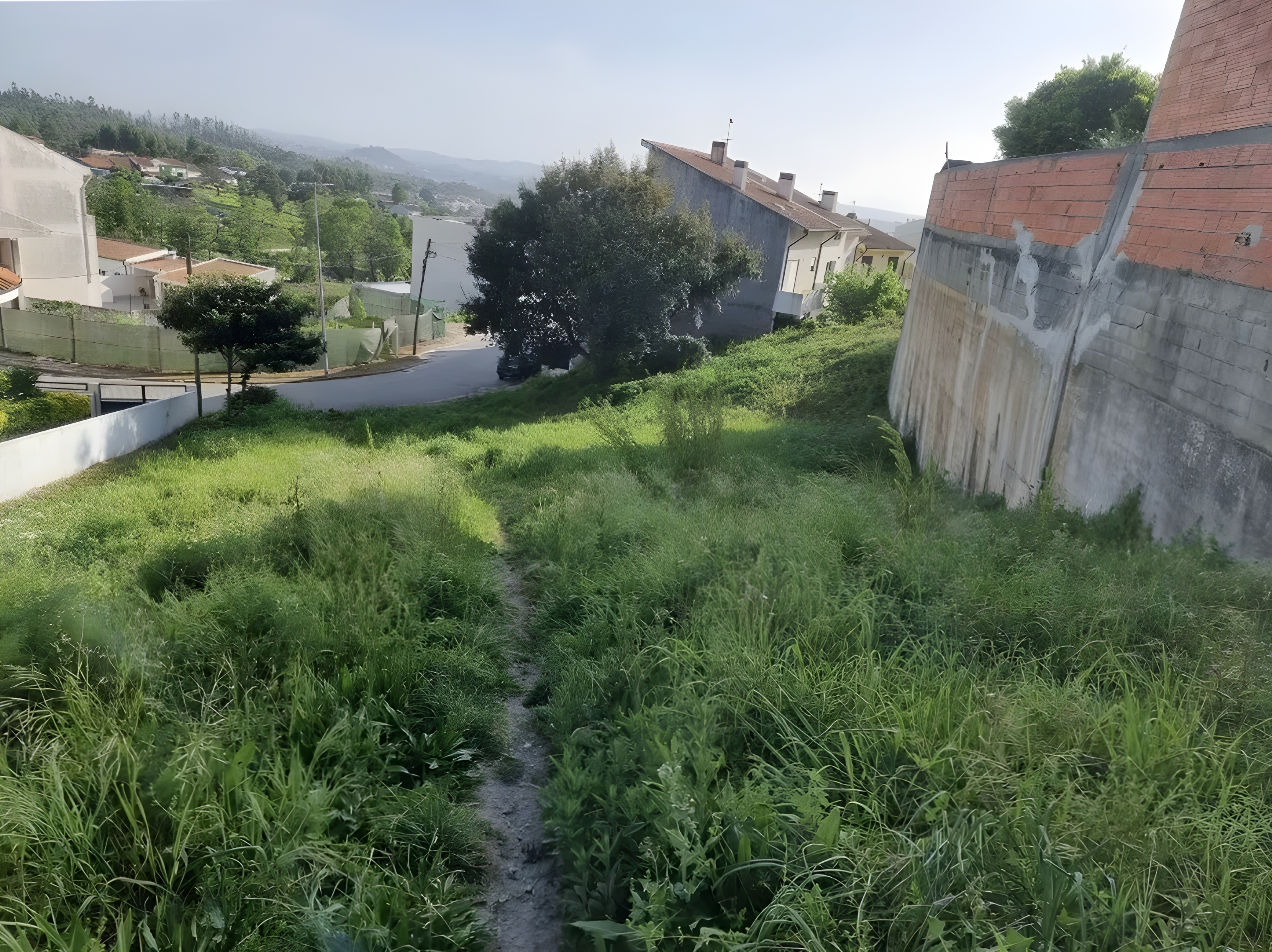 Terreno com projeto aprovado para moradia T3 pronto a construir — miniatura 5