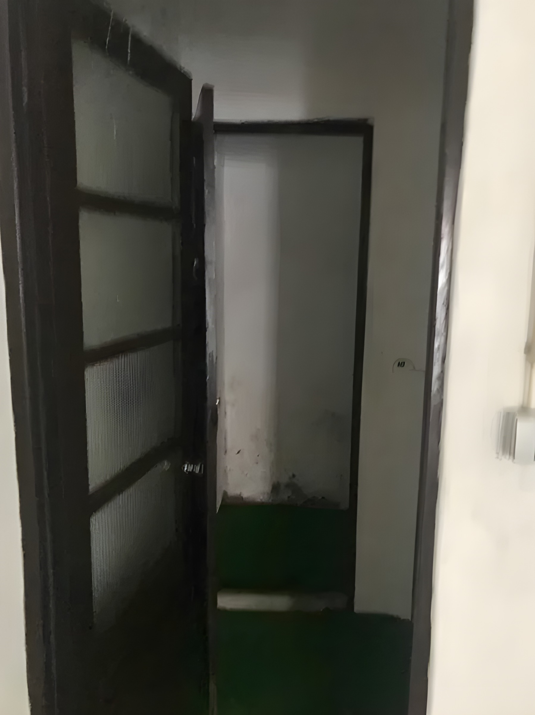 Armazém para retalho ou pequenos serviços em Oliveira do Douro — miniatura 6