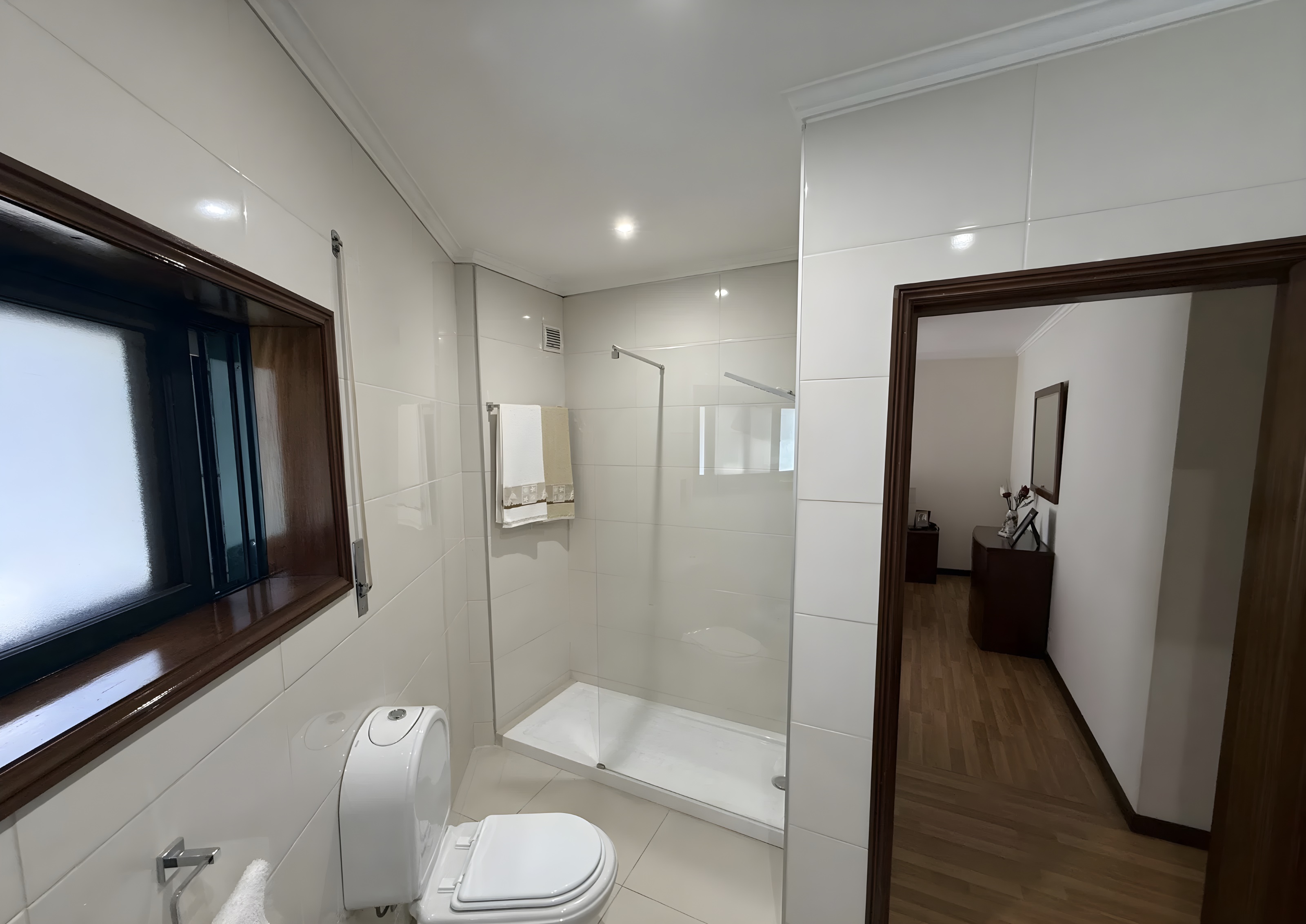 Apartamento T2 renovado na Madalena com garagem e arrumos — miniatura 25