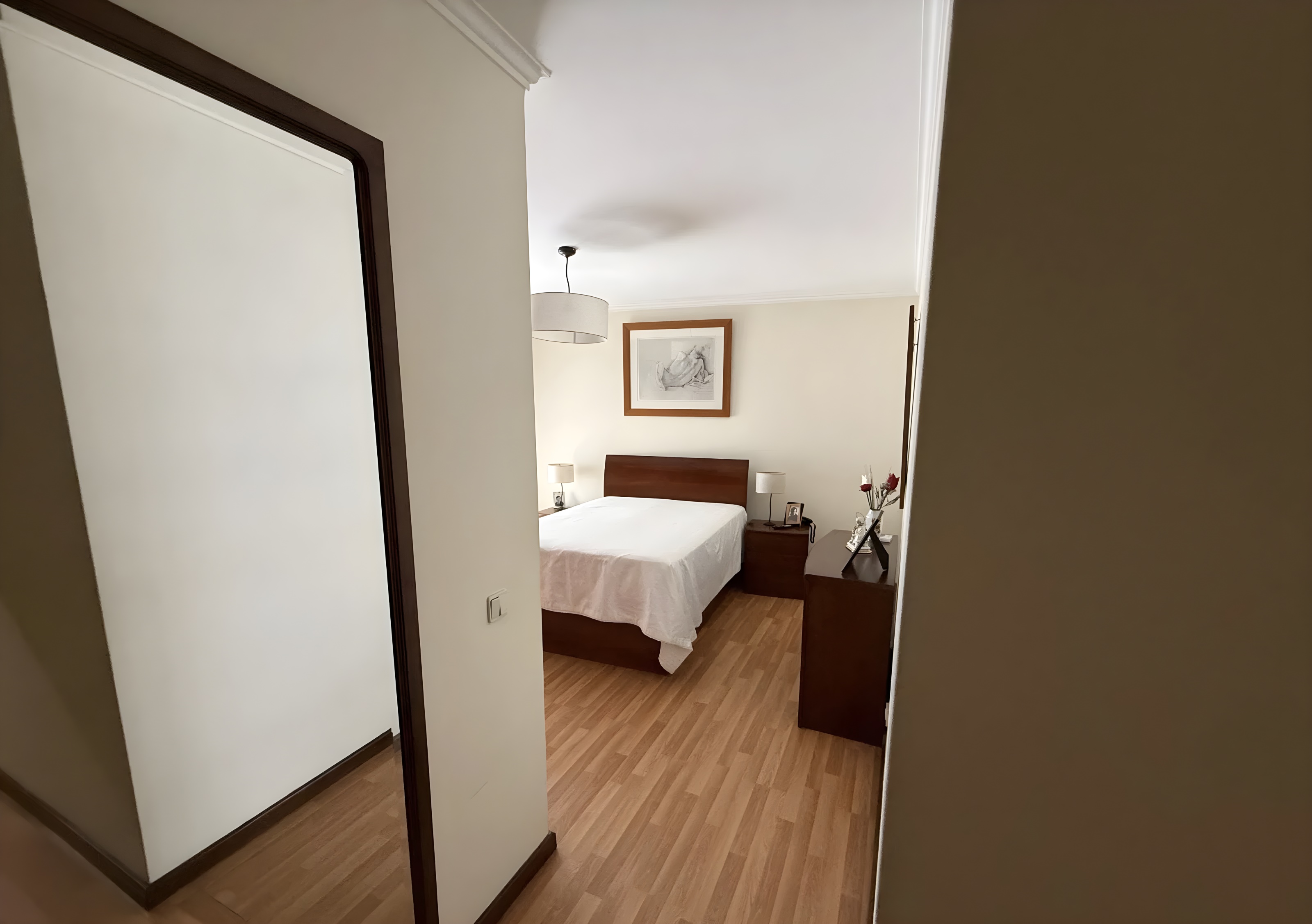 Apartamento T2 renovado na Madalena com garagem e arrumos — miniatura 28