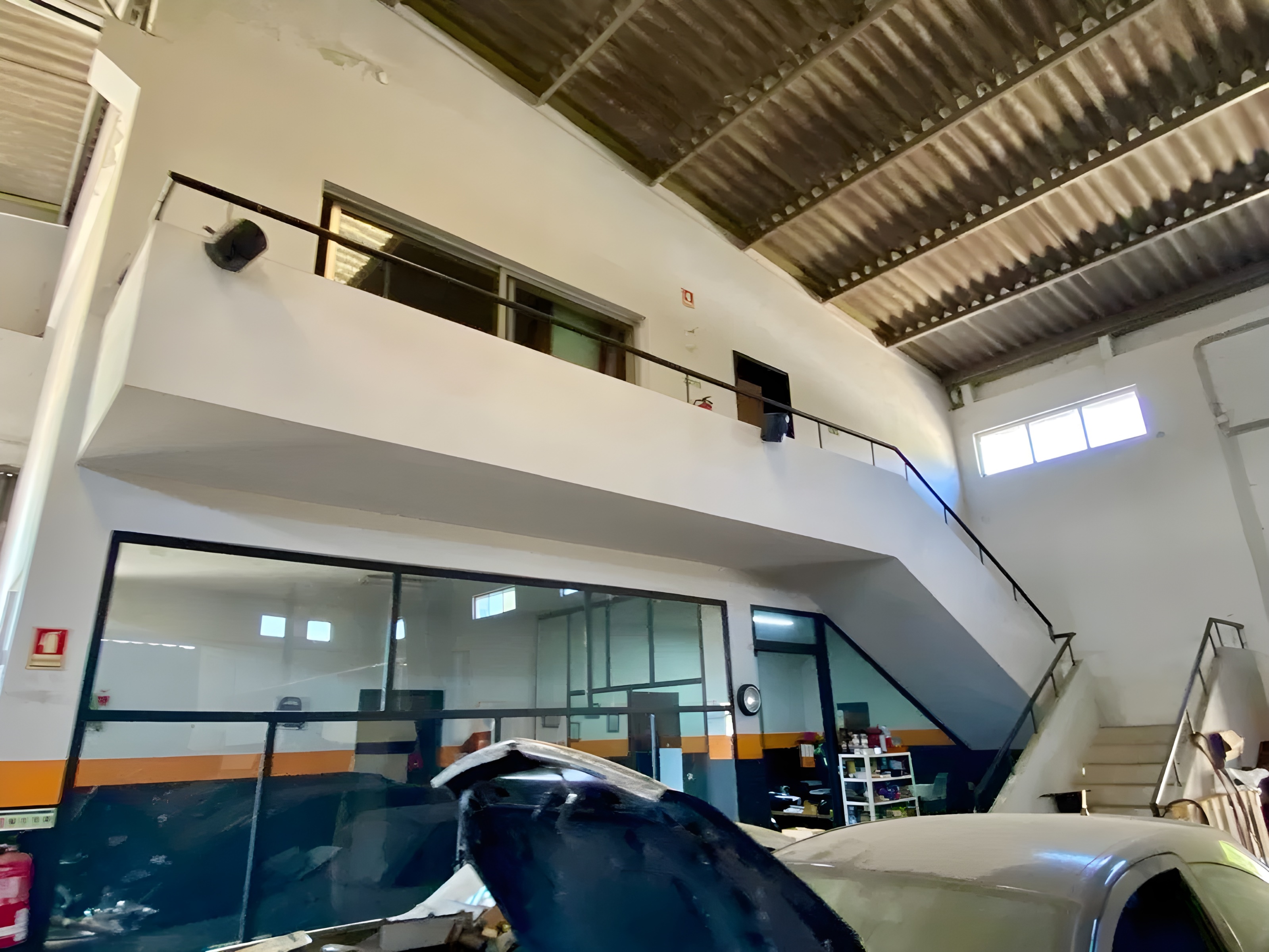 Armazém com amplo terreno e potencial de construção em Ermesinde — miniatura 9