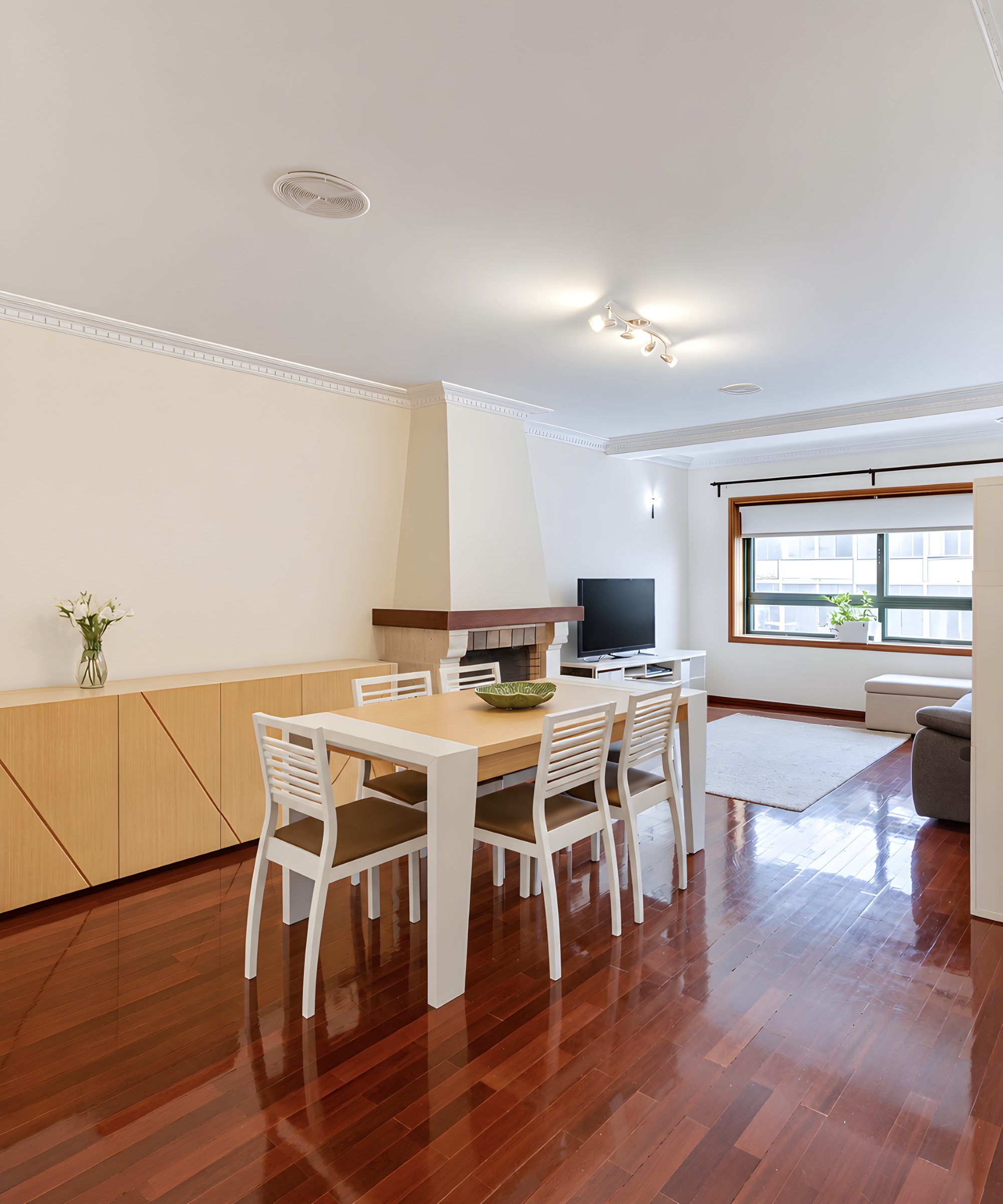 Apartamento T2+1 com suite e varanda no centro de Gaia