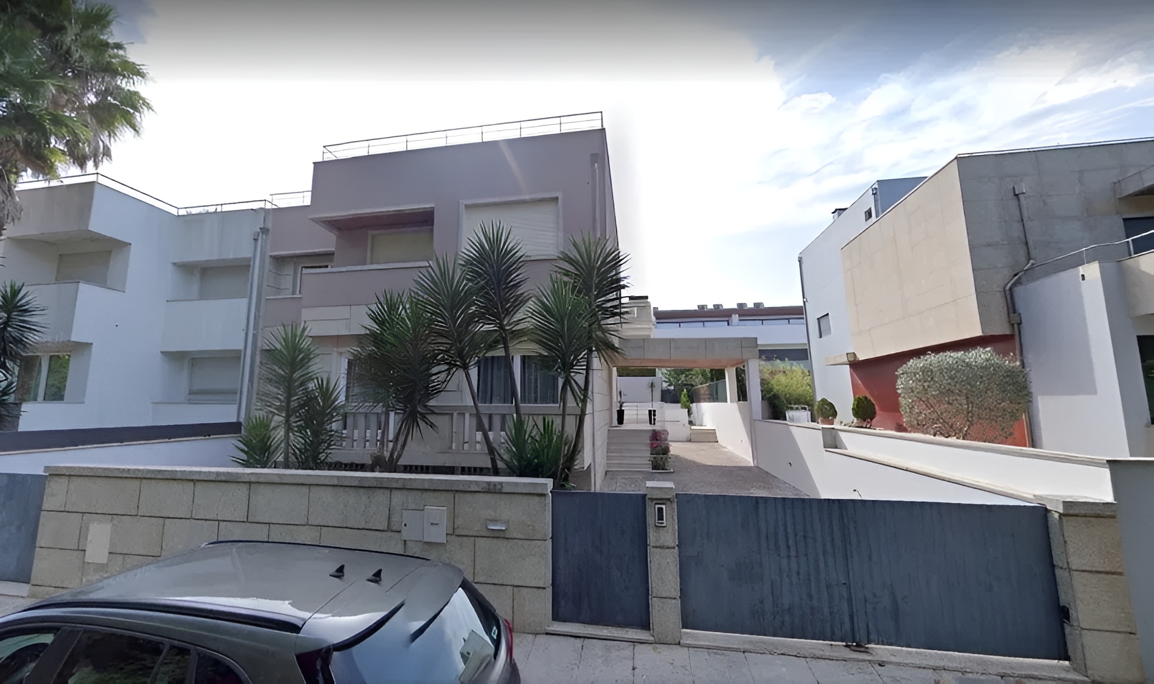 Moradia T4+1 em Matosinhos na urbanização dos Caulinos — miniatura 3