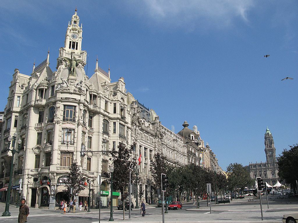 Prédio na baixa do Porto com 5 frações — miniatura 2