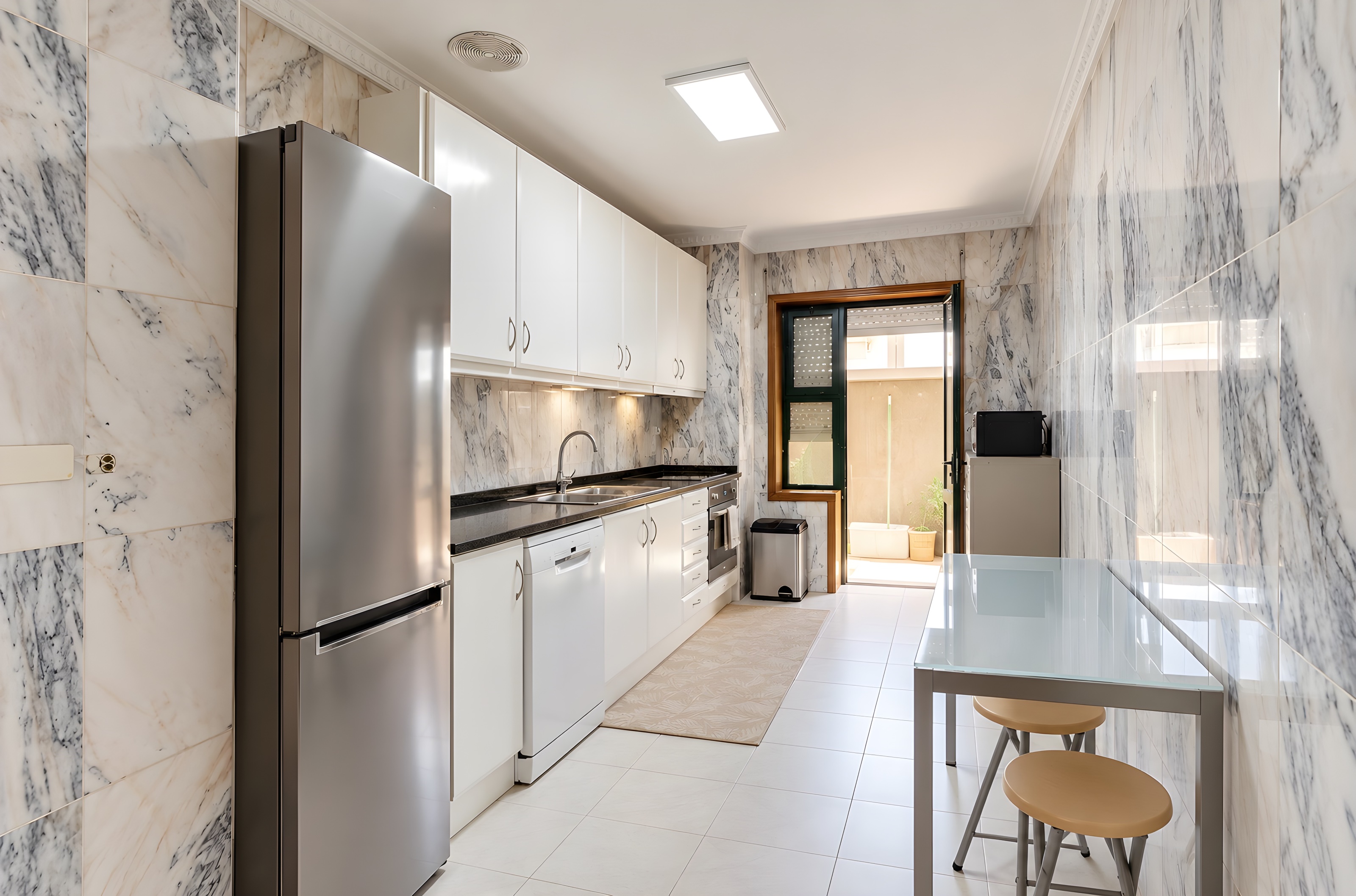 Apartamento T2+1 com suite e varanda no centro de Gaia — miniatura 12