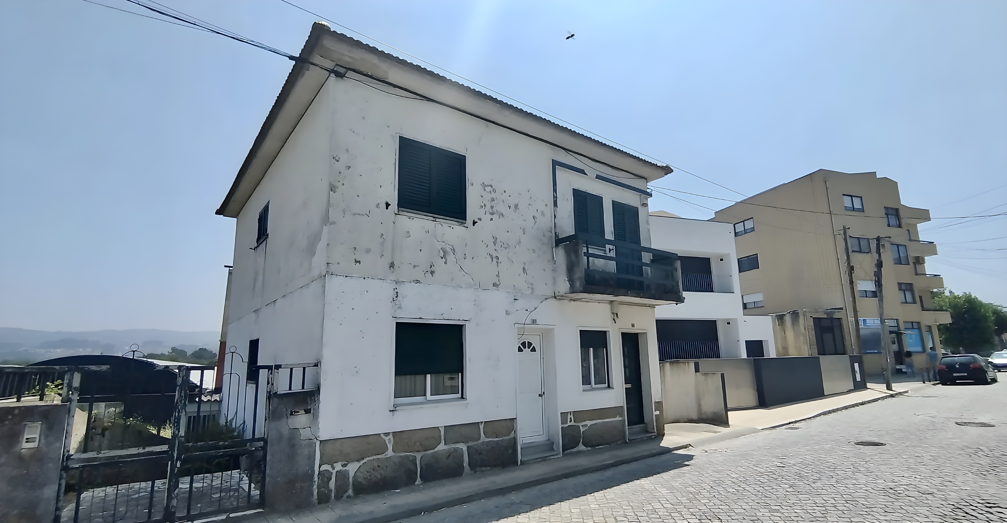 Andar moradia T2 com garagem e anexo junto ao metro de Fânzeres