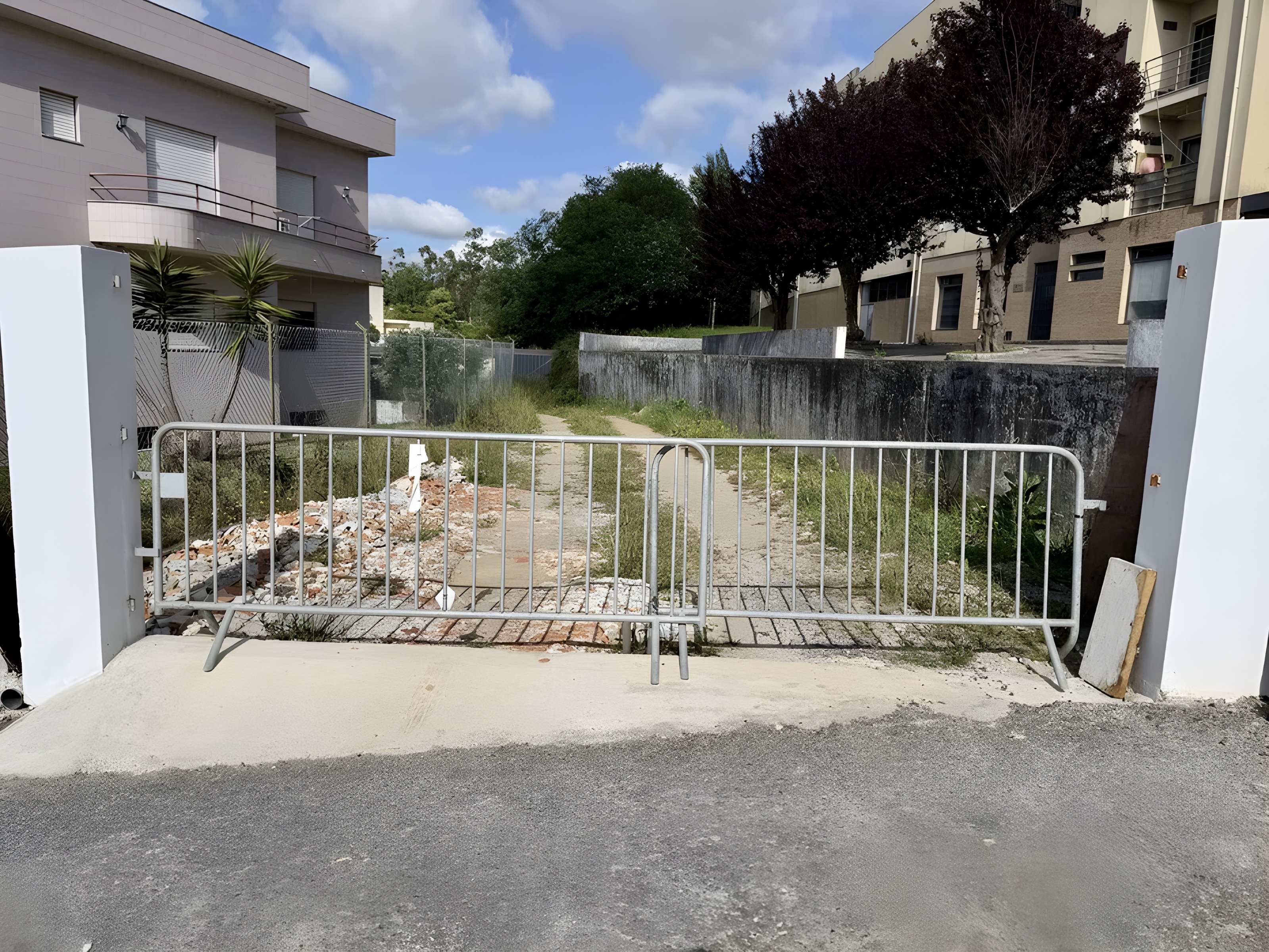 Armazém com terreno de apoio em Serzedo — miniatura 6