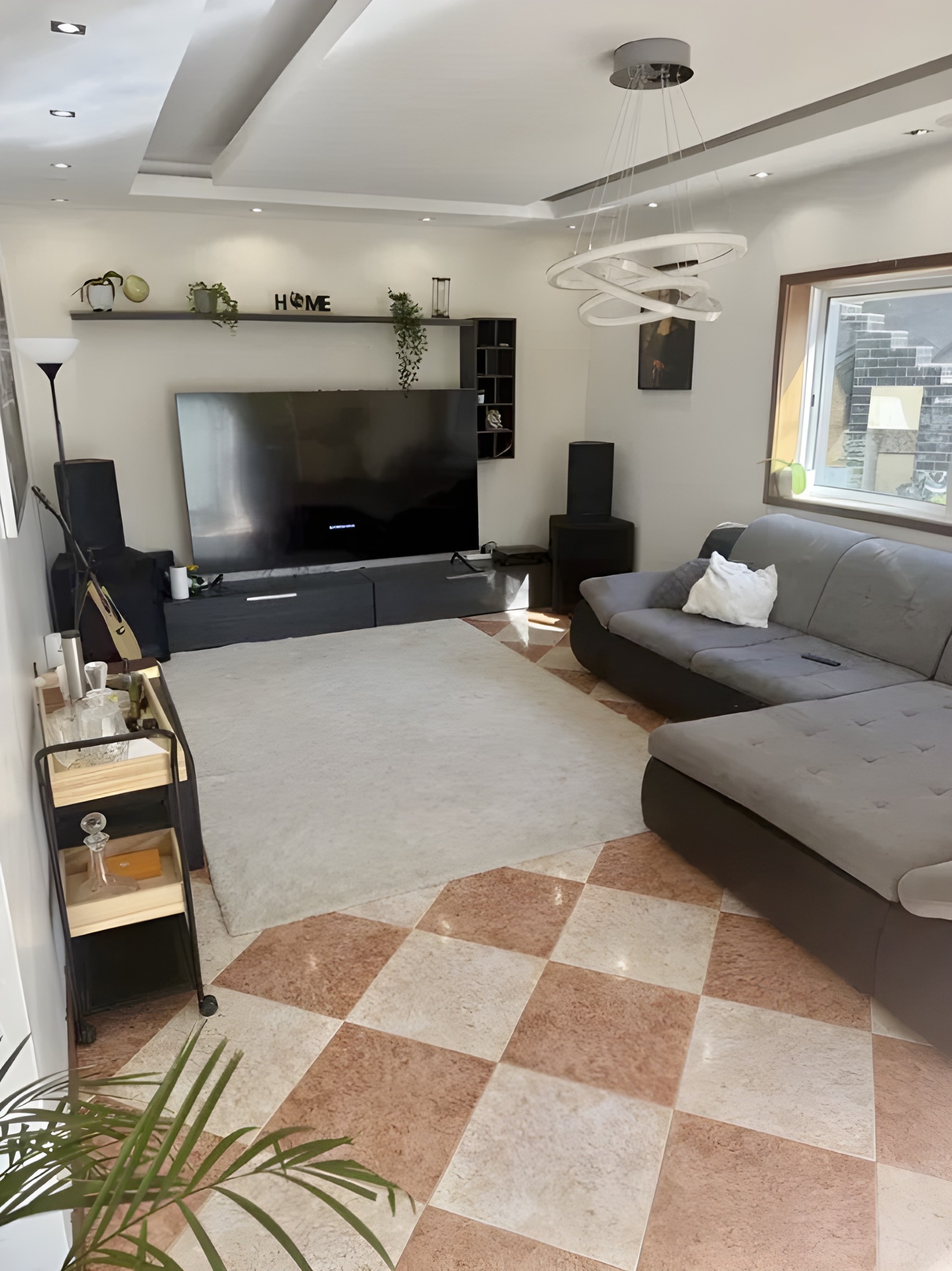 Moradia T5 com amplo espaço exterior e excelente localização em Grijó — miniatura 8