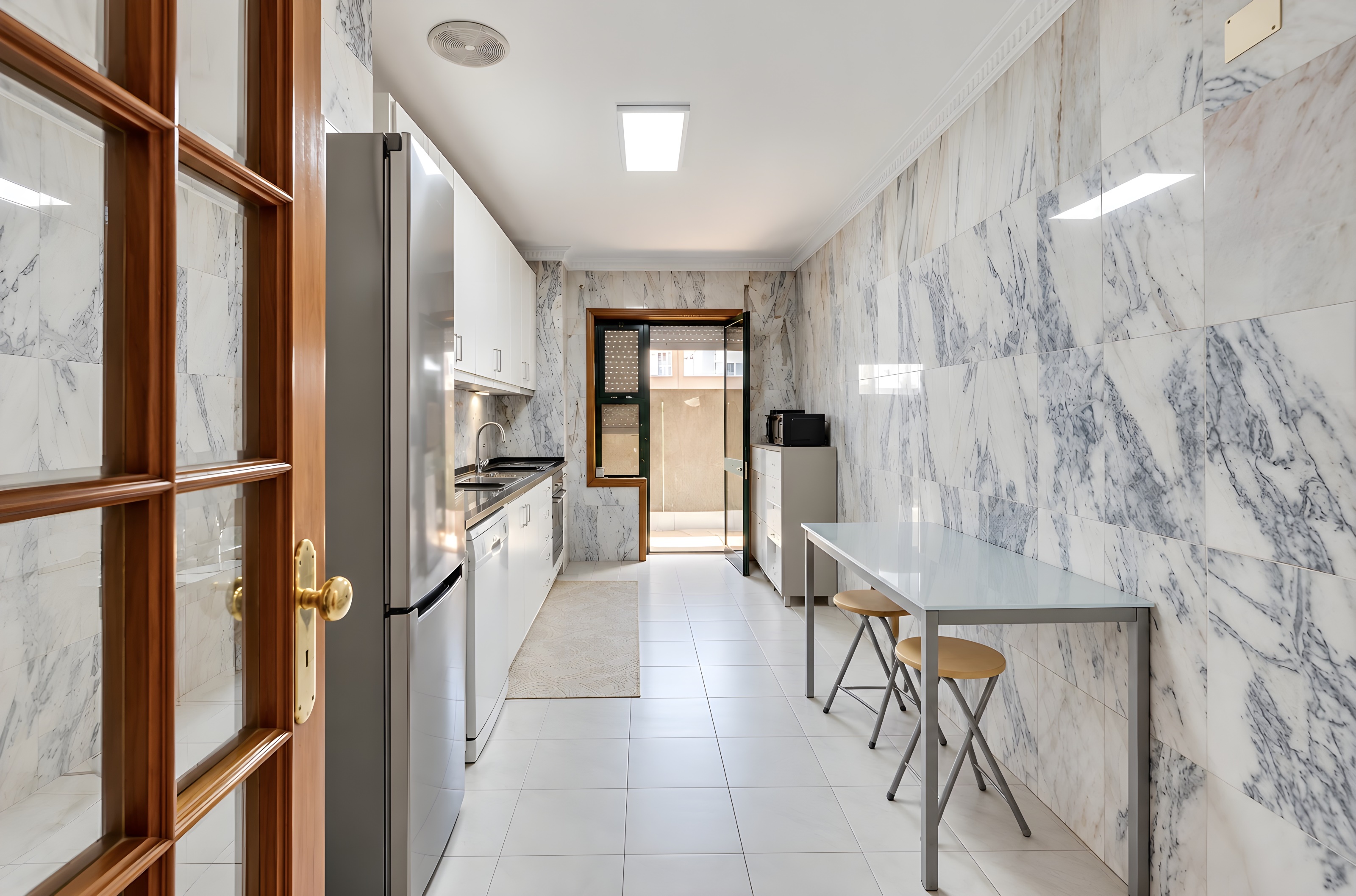 Apartamento T2+1 com suite e varanda no centro de Gaia — miniatura 11