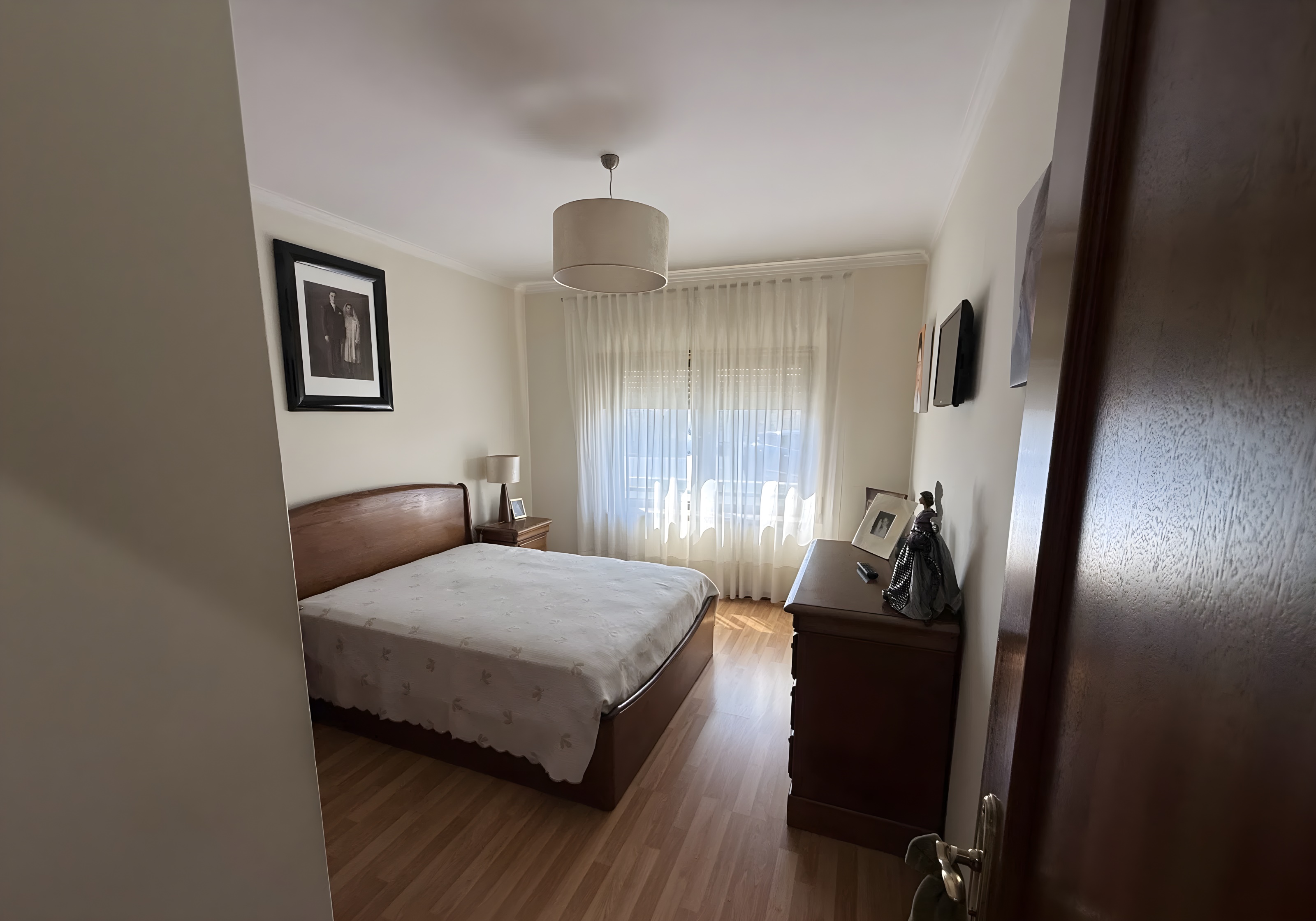 Apartamento T2 renovado na Madalena com garagem e arrumos — miniatura 20