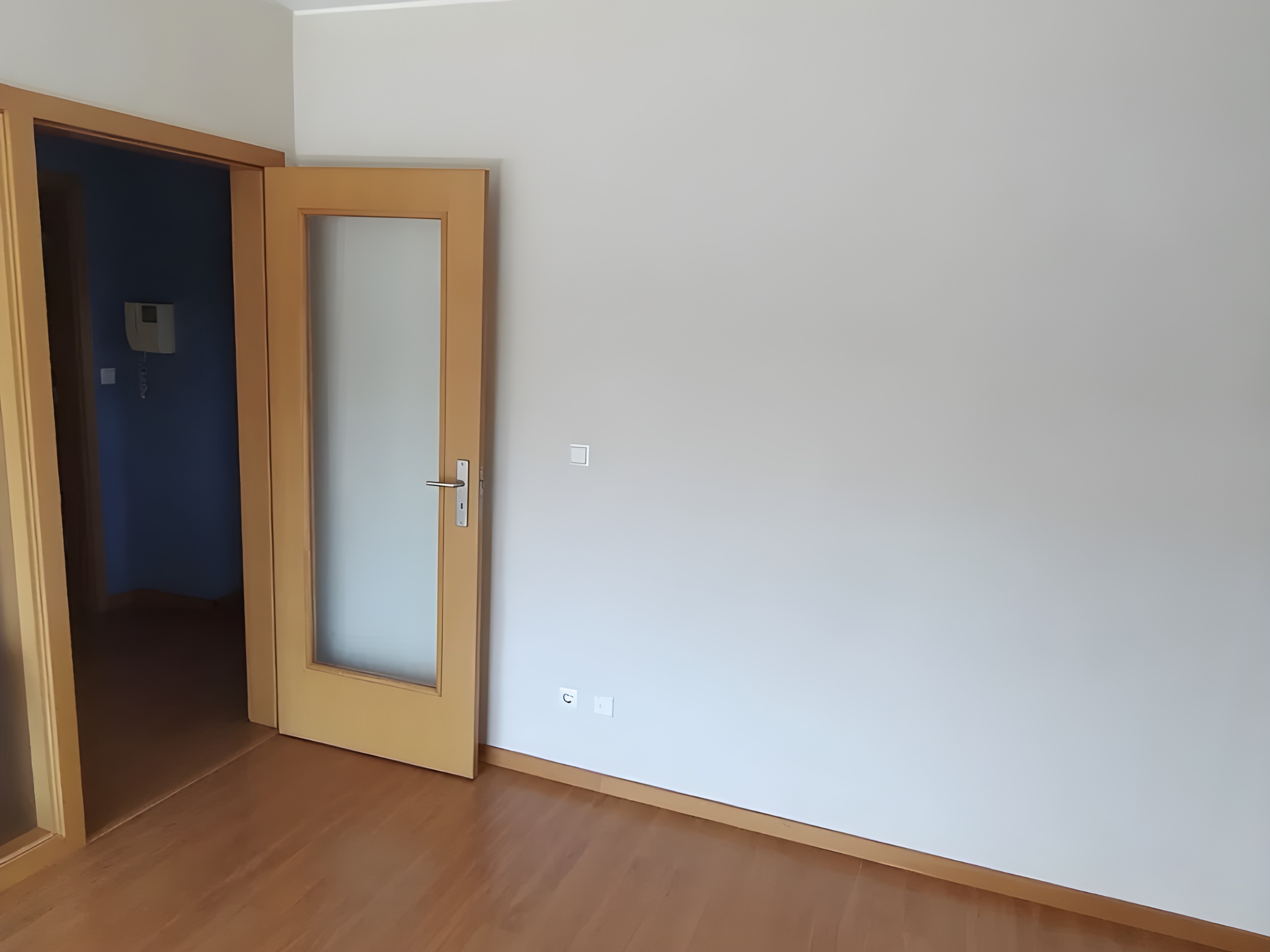 Apartamento T1 mobilado junto ao Polo Universitário e Hospital de São João — miniatura 3