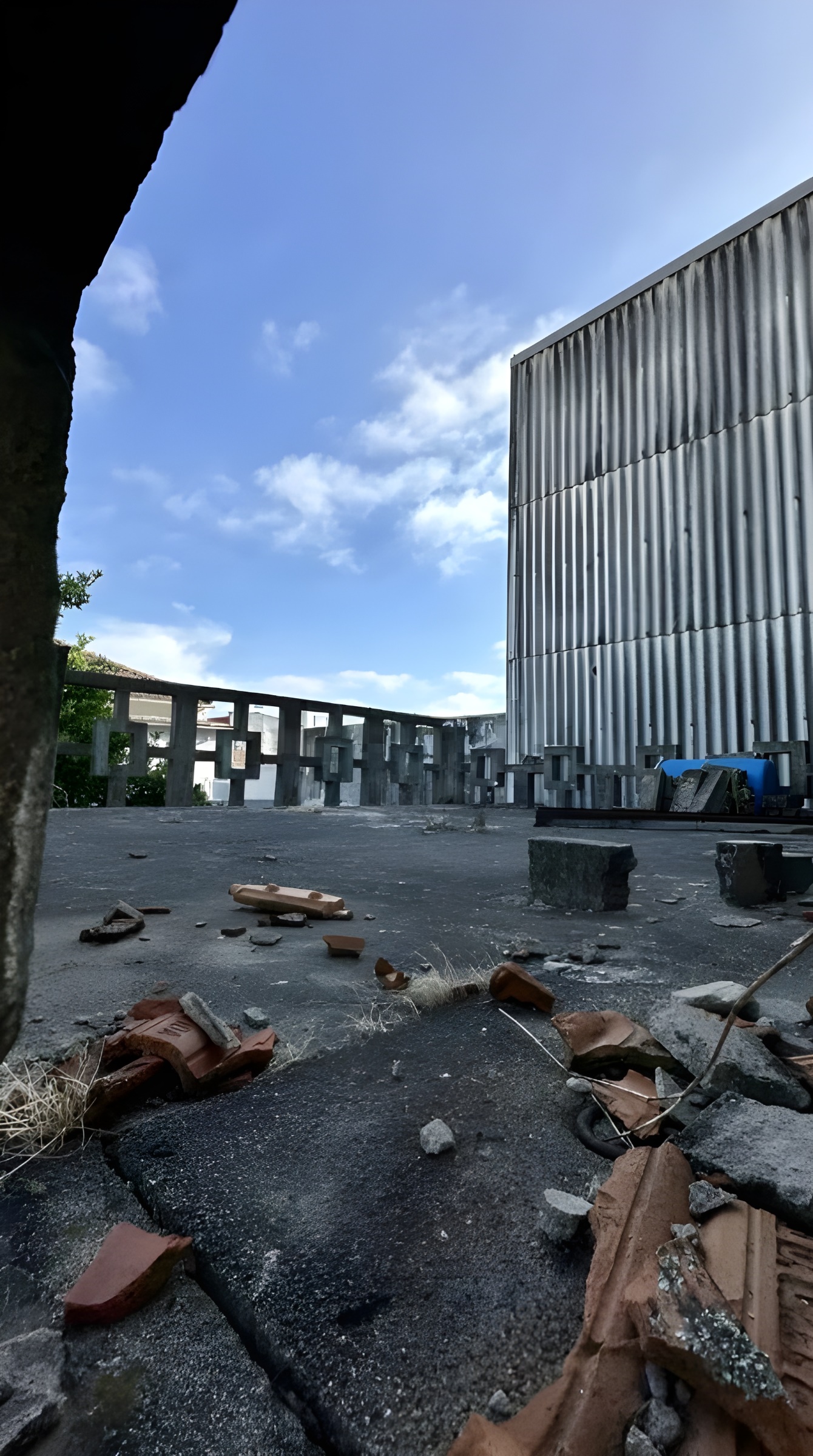 Moradia independente com terreno em zona central de São Mamede Infesta — miniatura 12