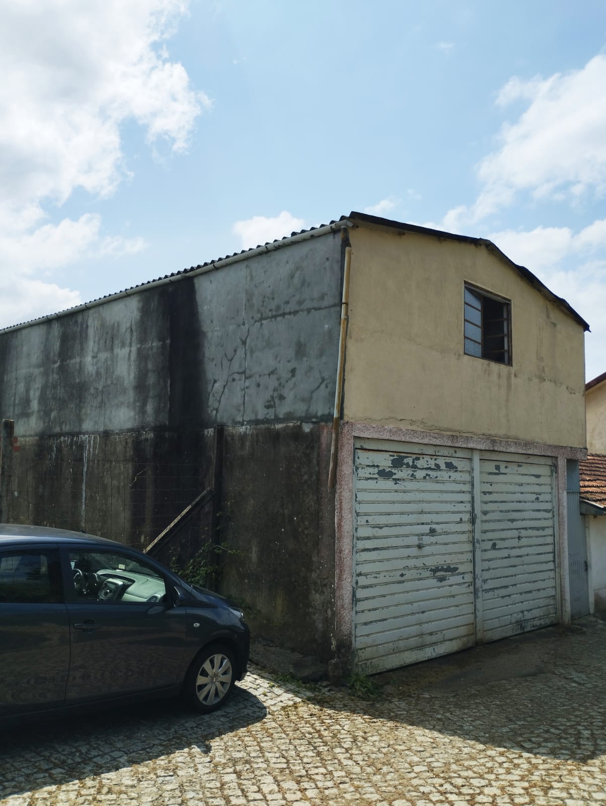 Moradia para recuperar com projeto de transformação em Serzedo — miniatura 13