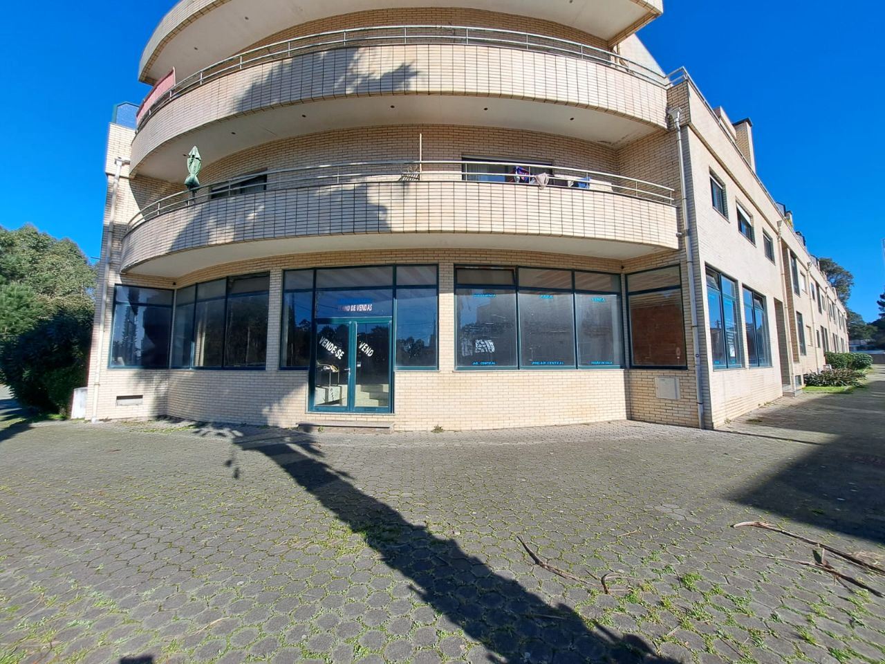 Loja em localização privilegiada com grande potencial na Madalena — miniatura 3