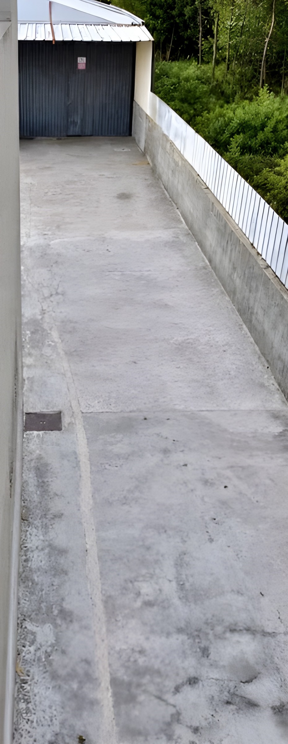 Armazém para arrendamento em Mozelos com amplo logradouro pavimentado — miniatura 3