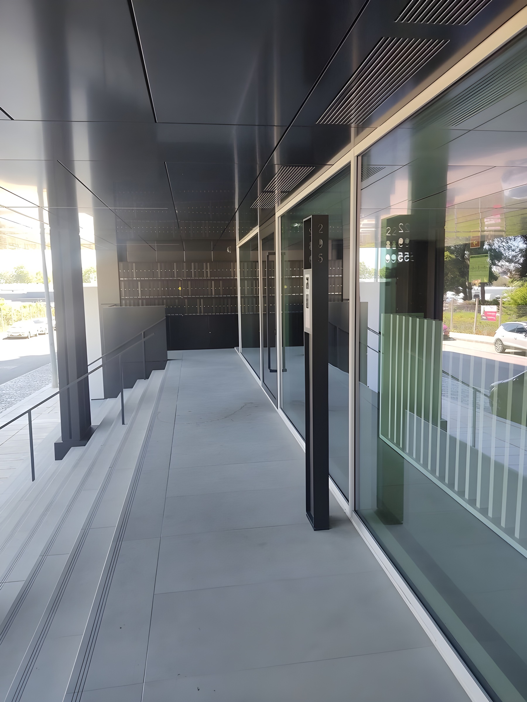 Apartamento T0 de luxo com varanda e garagem no edifício Evolution — miniatura 15